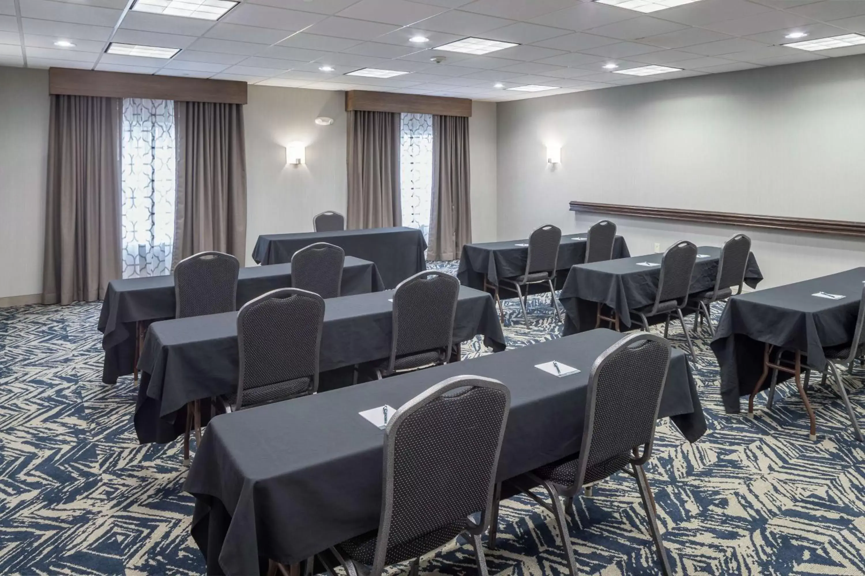 Meeting/conference room in Homewood Suites by Hilton Cedar Rapids-North