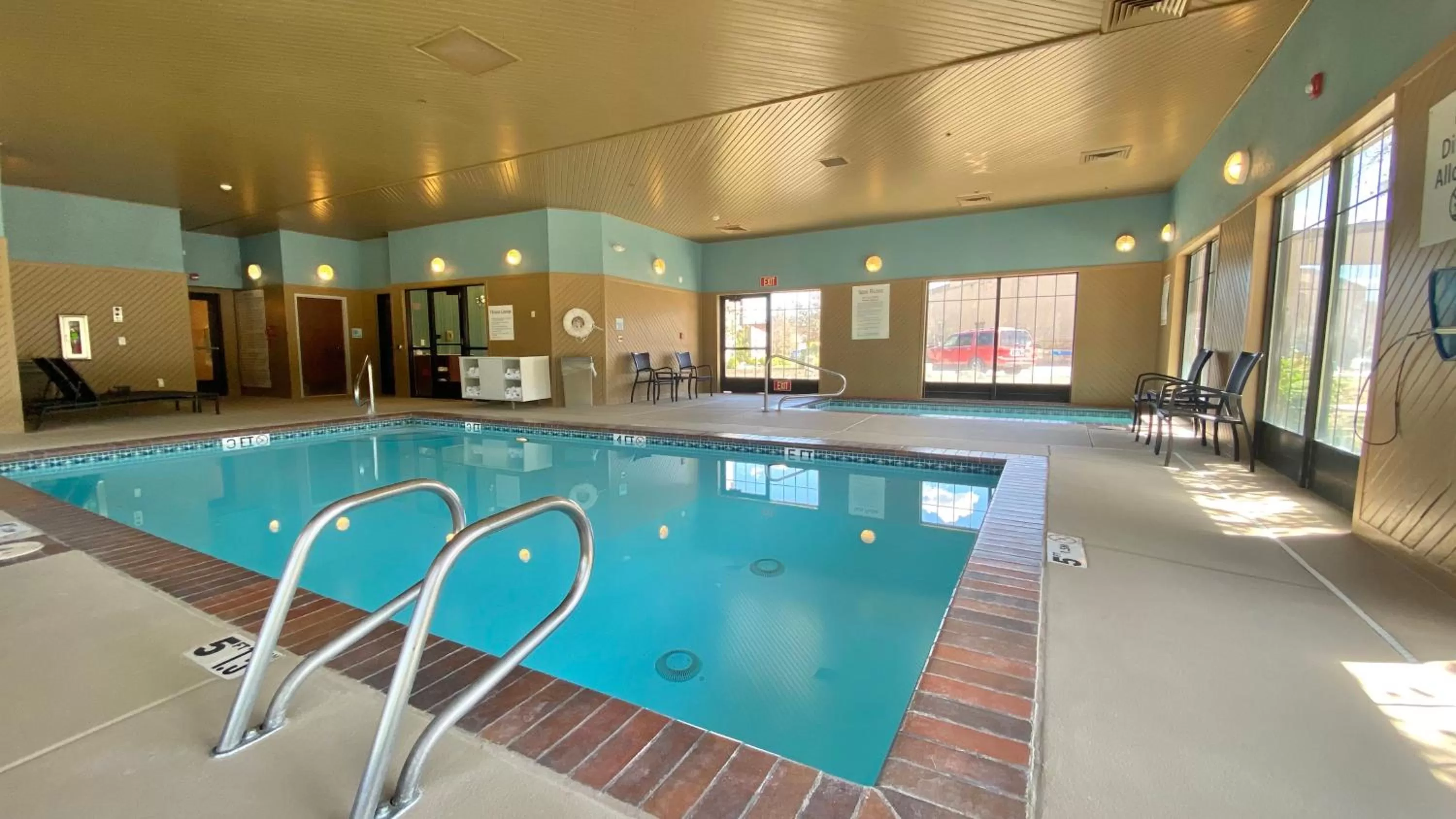 Swimming pool in Holiday Inn Express Park City by IHG