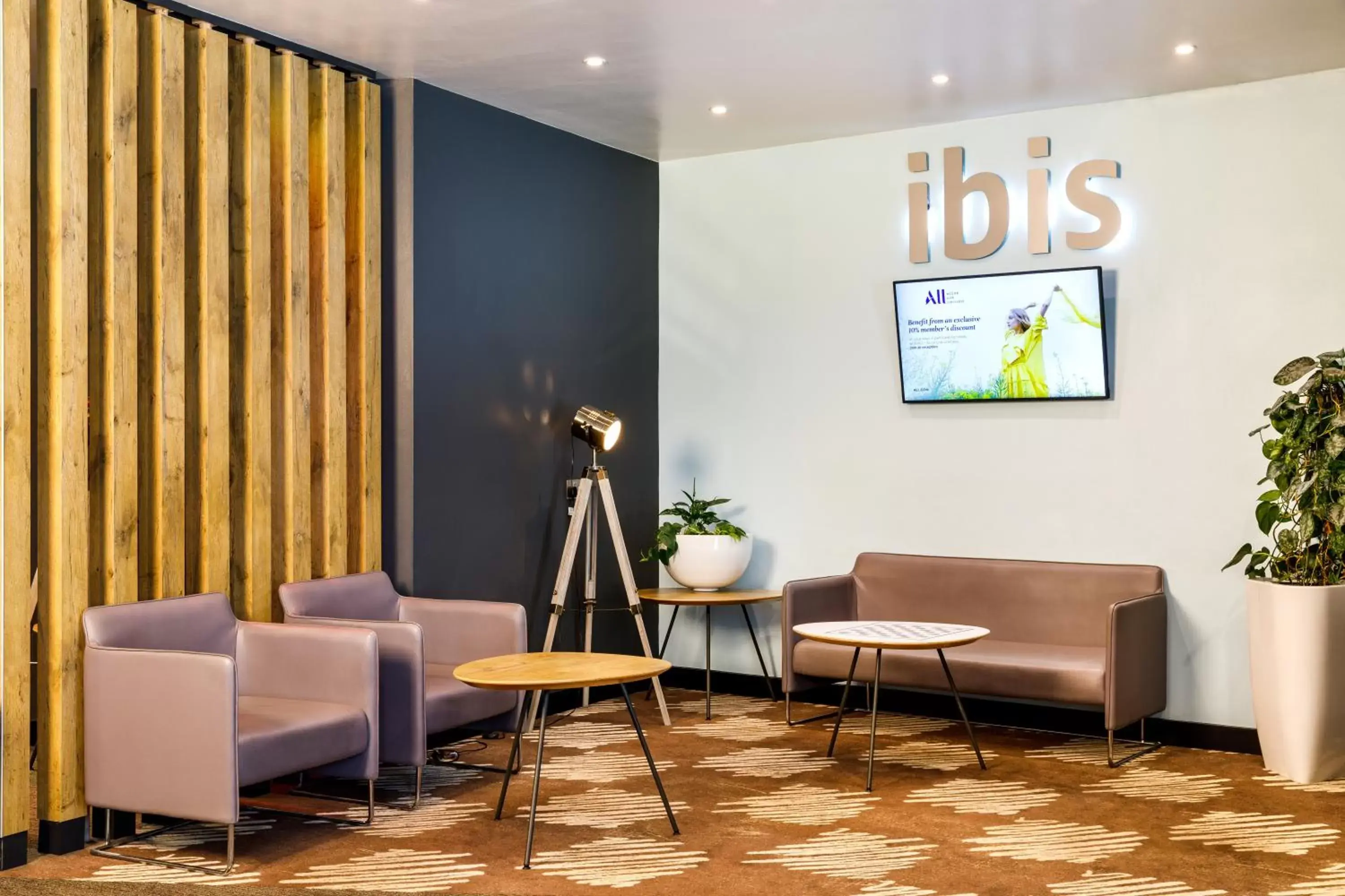 Lobby or reception, Lounge/Bar in ibis Nottingham Centre