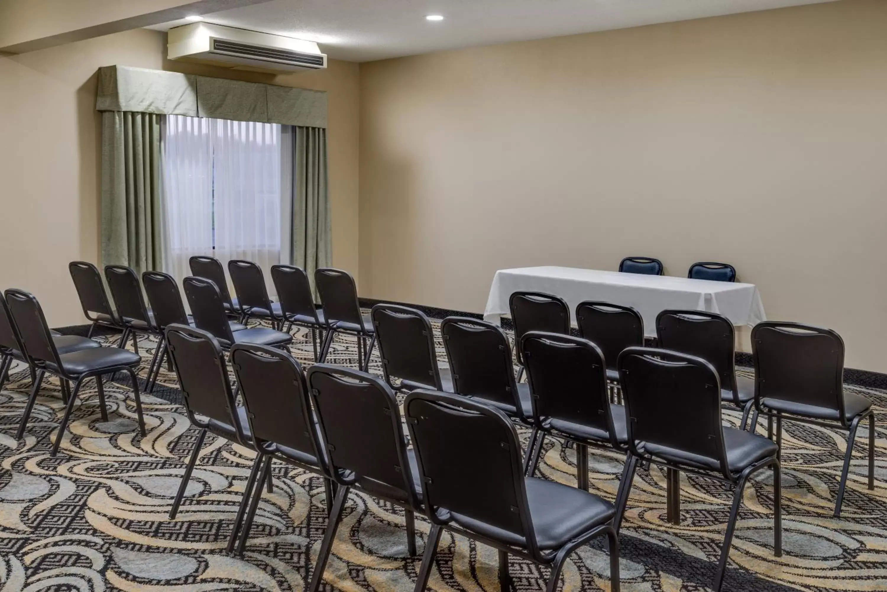 Meeting/conference room in Holiday Inn Express Pocomoke City, an IHG Hotel
