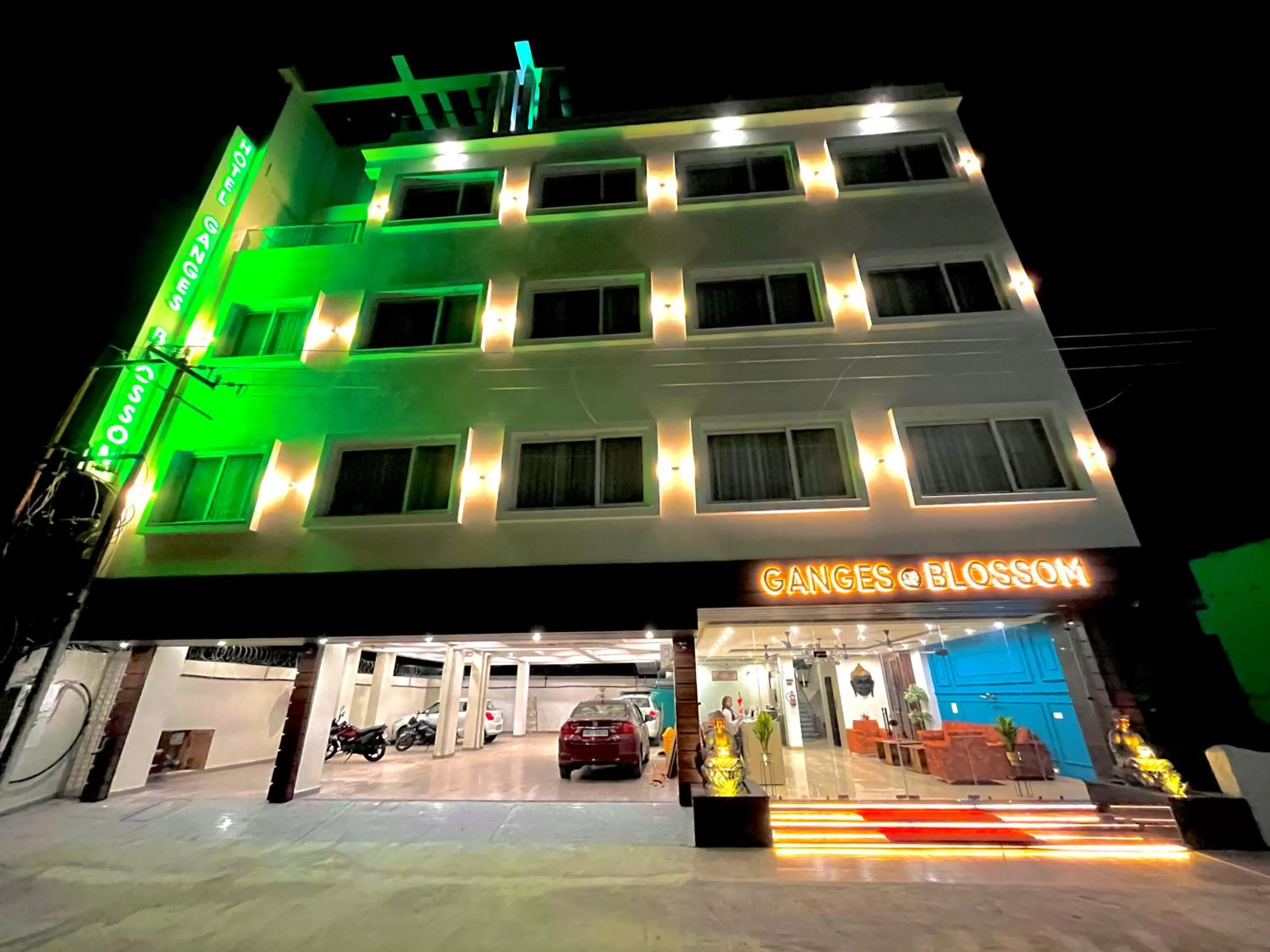 Property Building in Hotel Gange, Haridwar