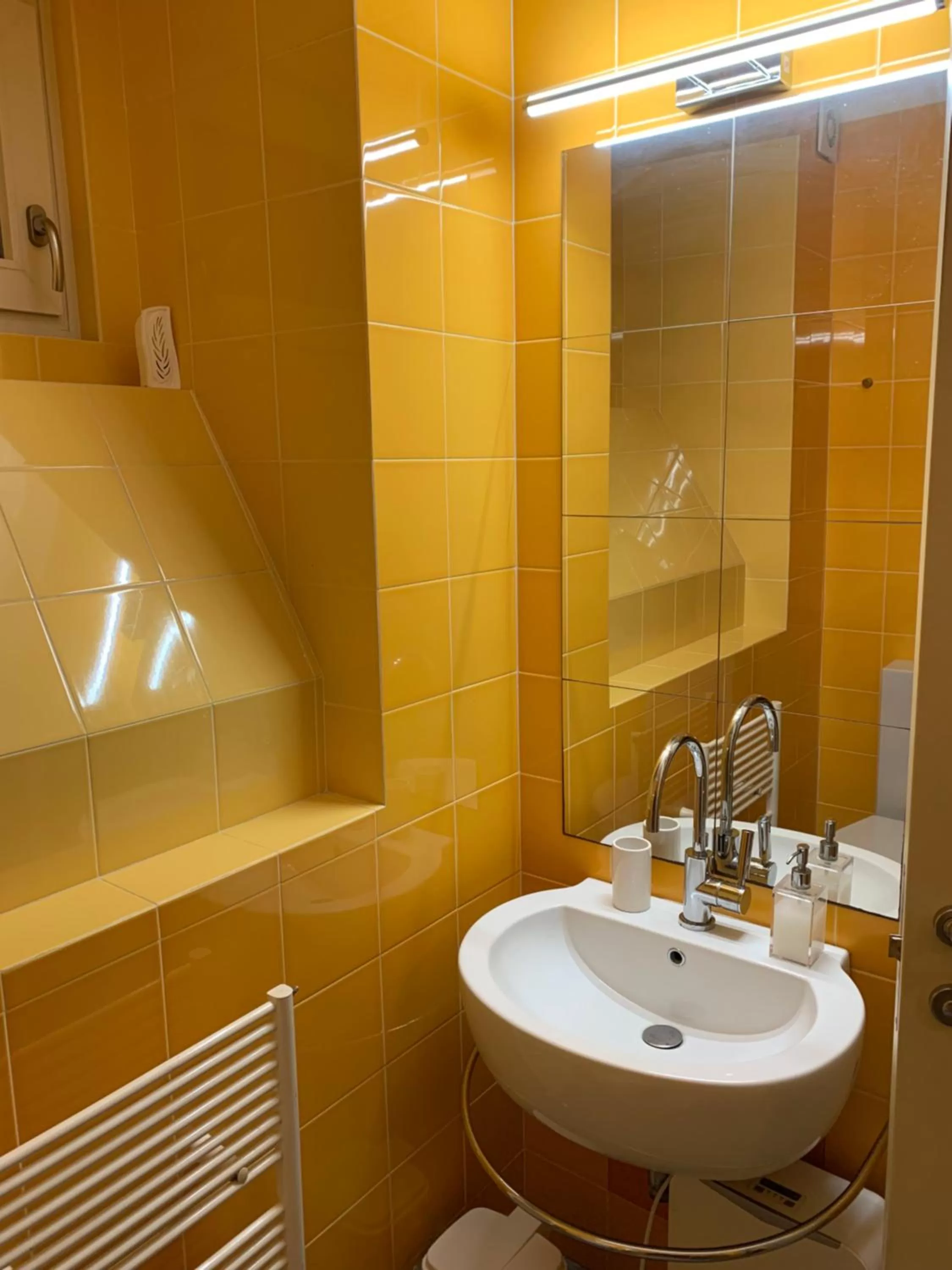 Toilet in CASABELLA-LAGO MAGGIORE