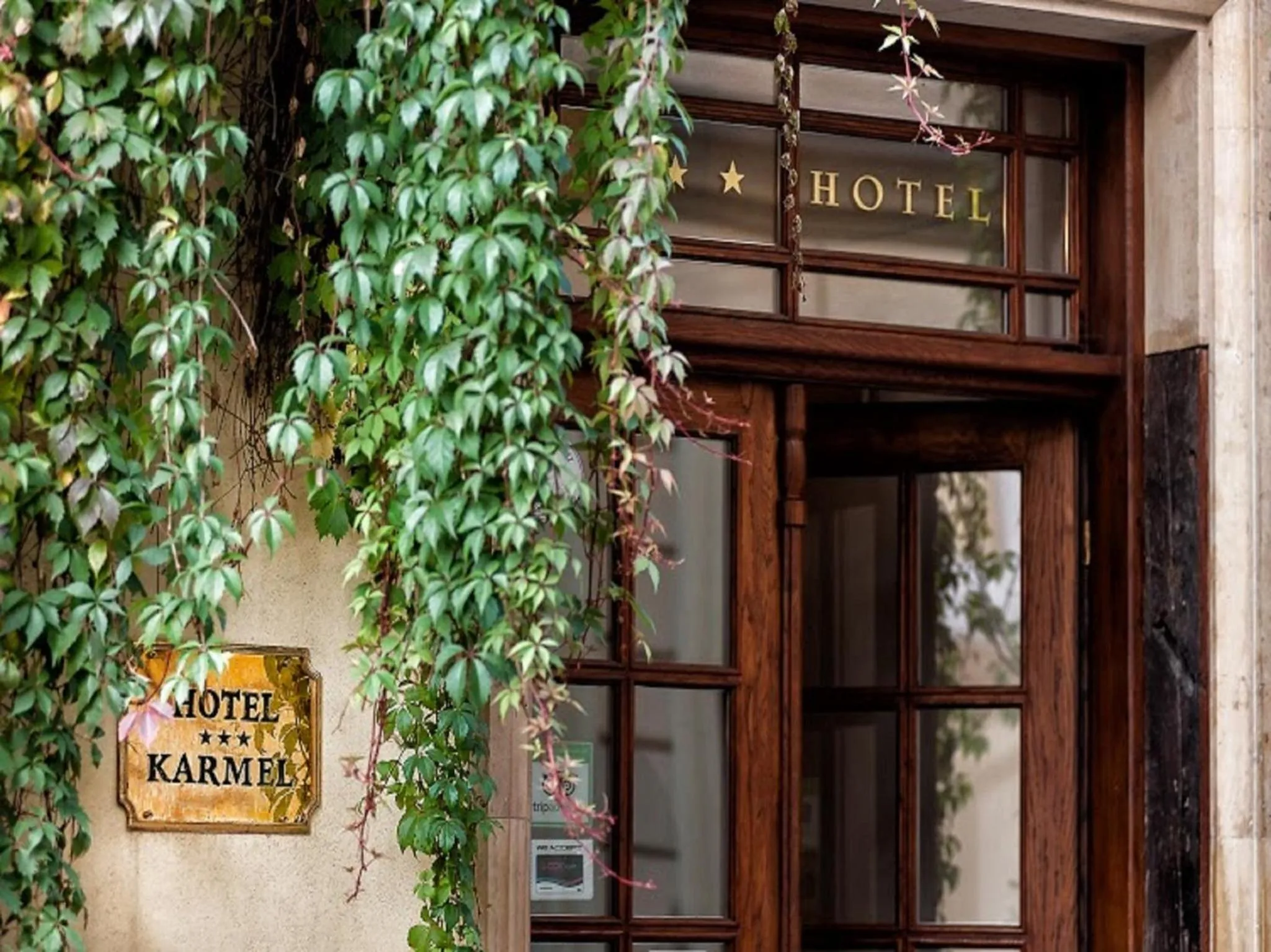 Facade/entrance in Aparthotel Karmel