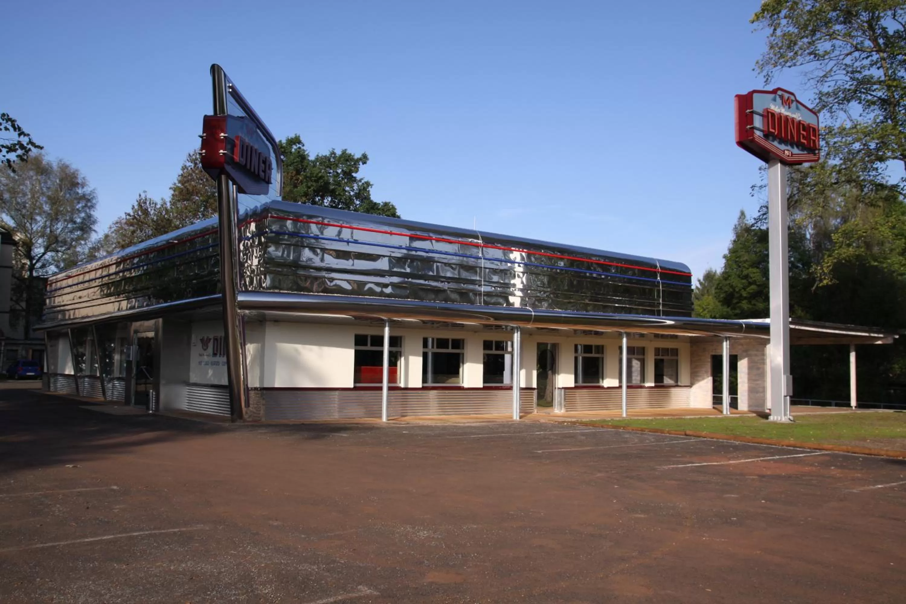 Restaurant/places to eat in Themenhotel 50's Ville Motel