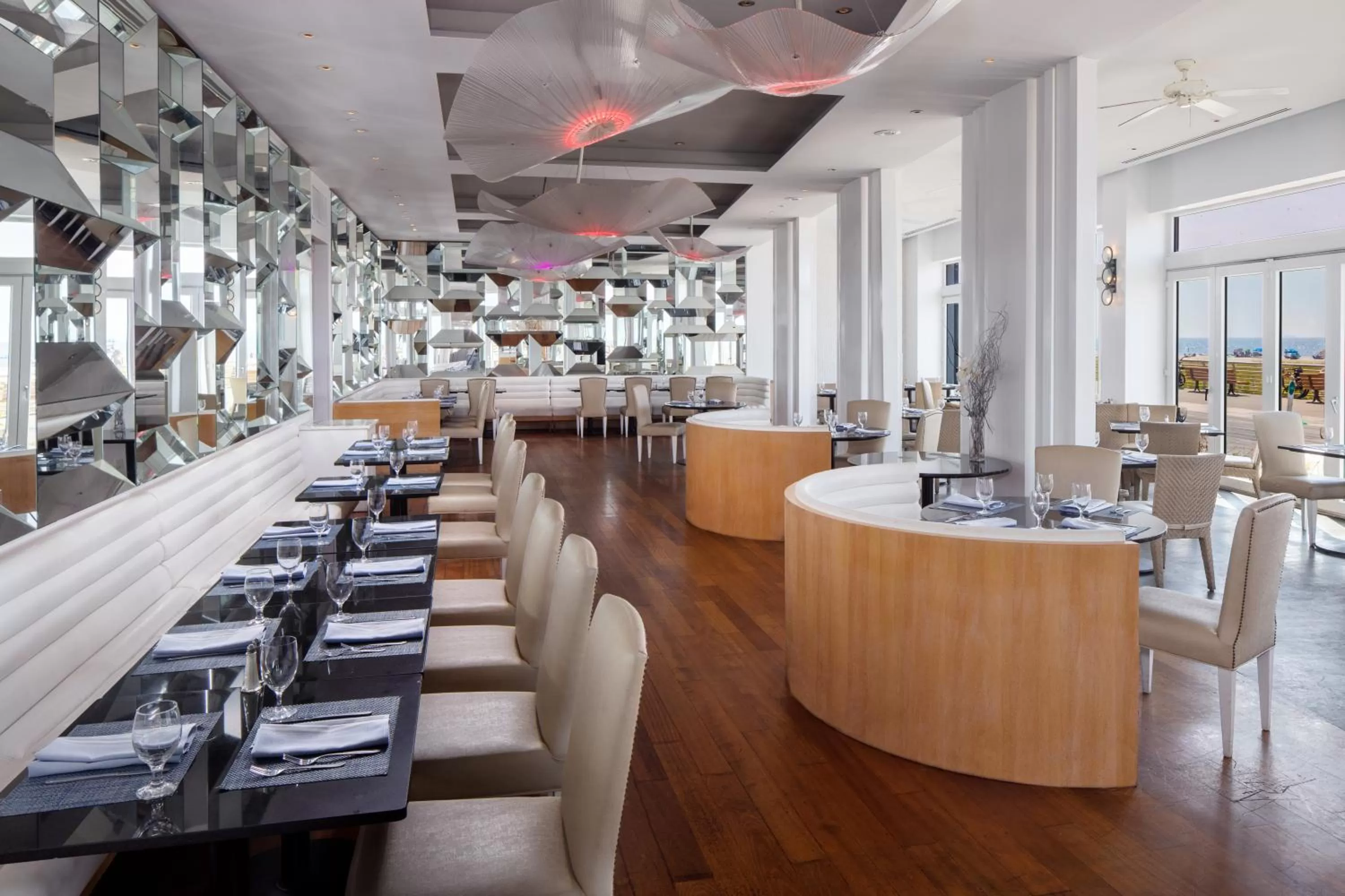 Restaurant/places to eat in Allegria Hotel