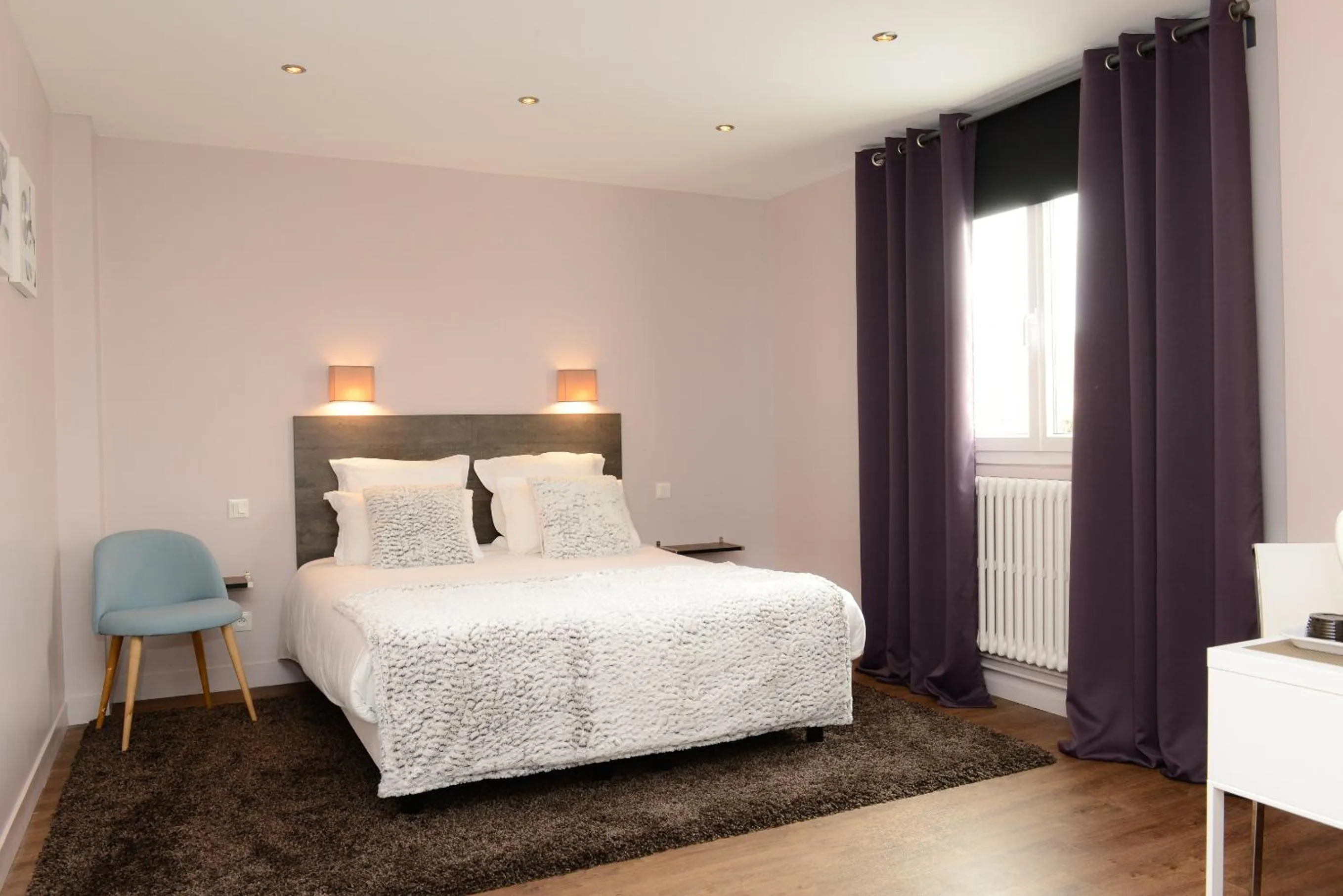 Bedroom, Bed in Le Saint-Aubin