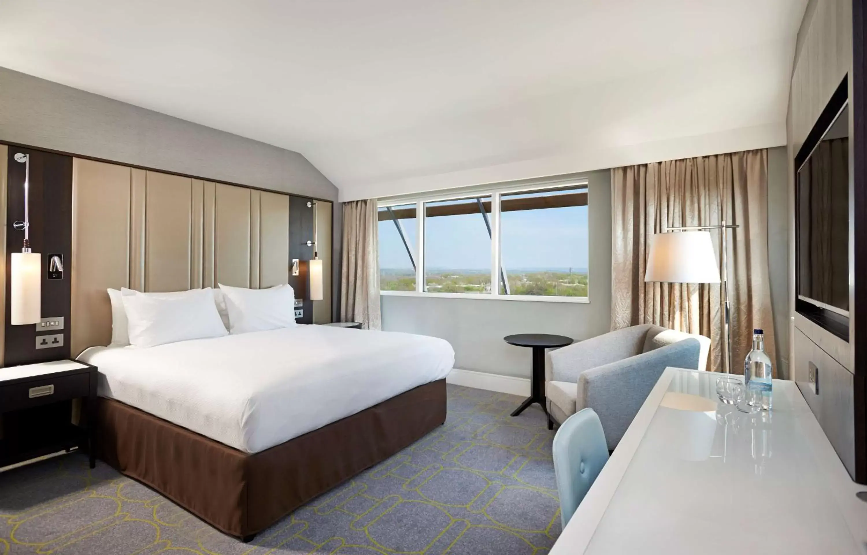 King Guest Room in Hilton Southampton - Utilita Bowl King Guest Room in Hilton Southampton - Utilita Bowl