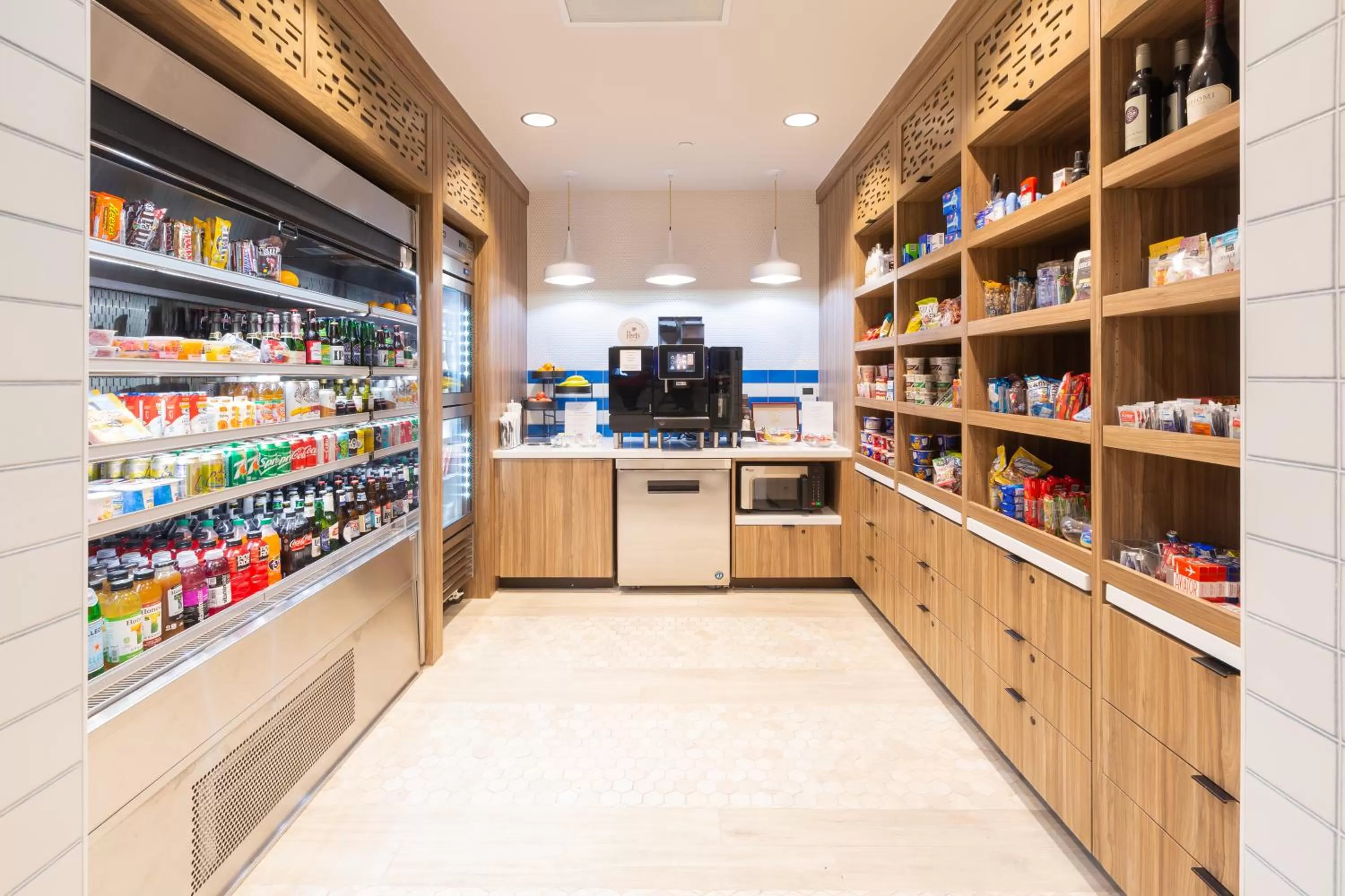 On-site shops in Holiday Inn San Jose-Silicon Valley by IHG