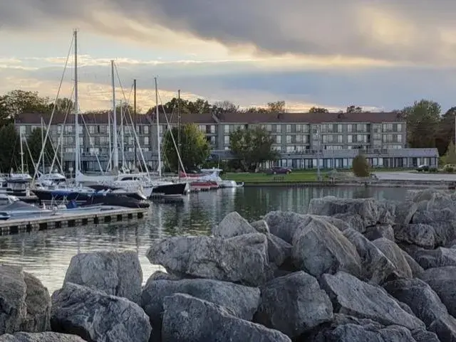 Property building in Royal Harbour Resort