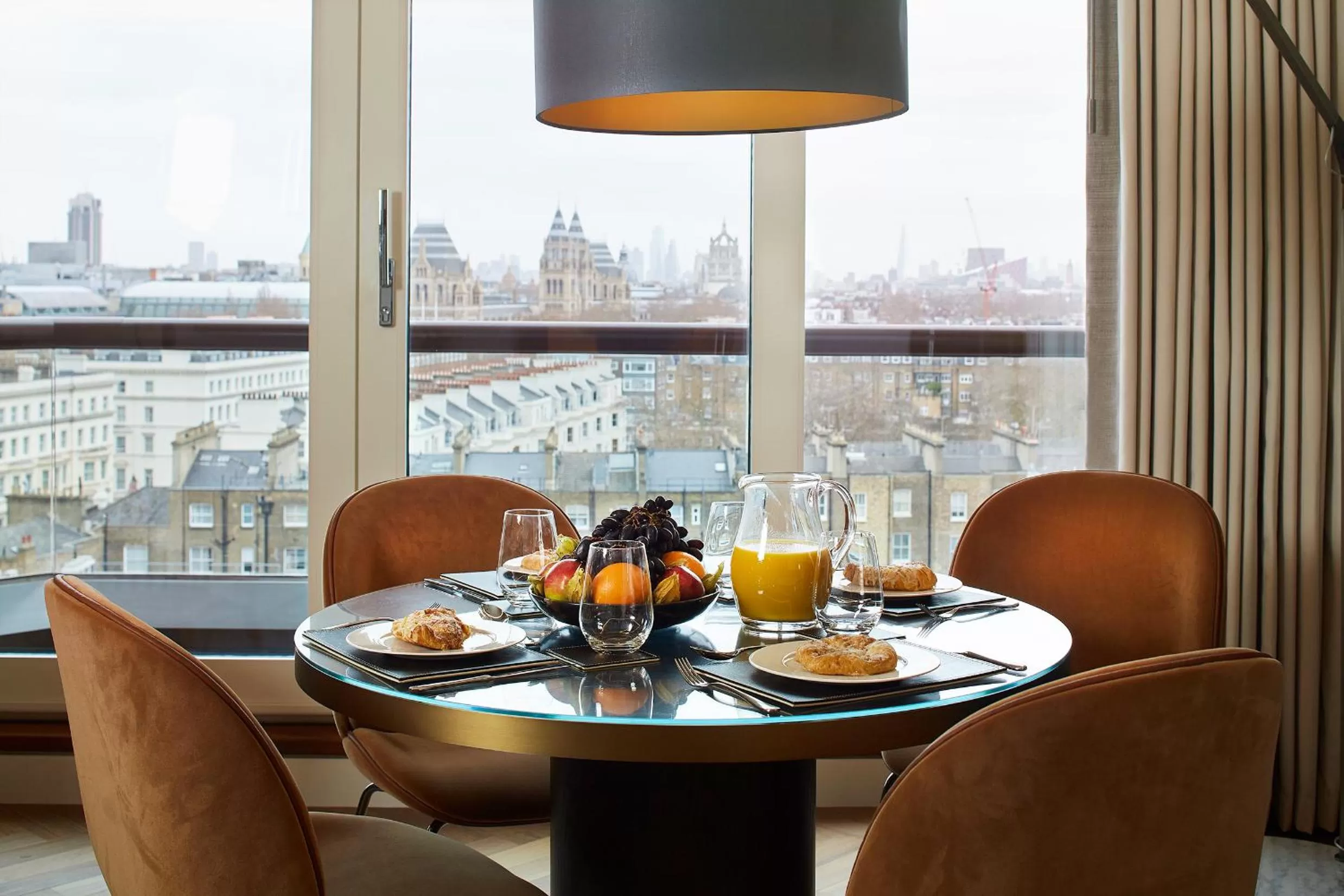 Dining area in Cheval Gloucester Park at Kensington