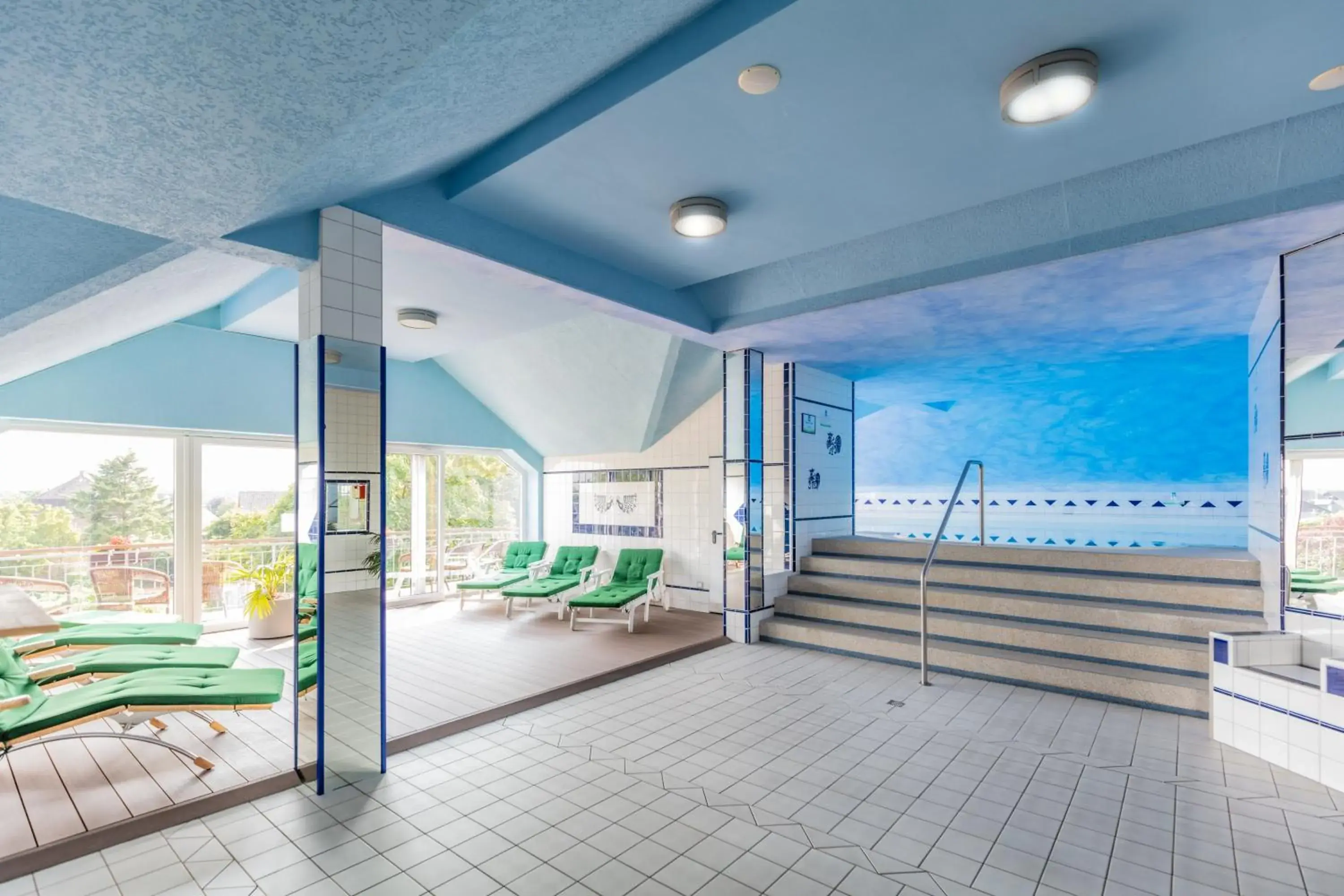 Swimming pool in Sport- und Tagungshotel De Poort