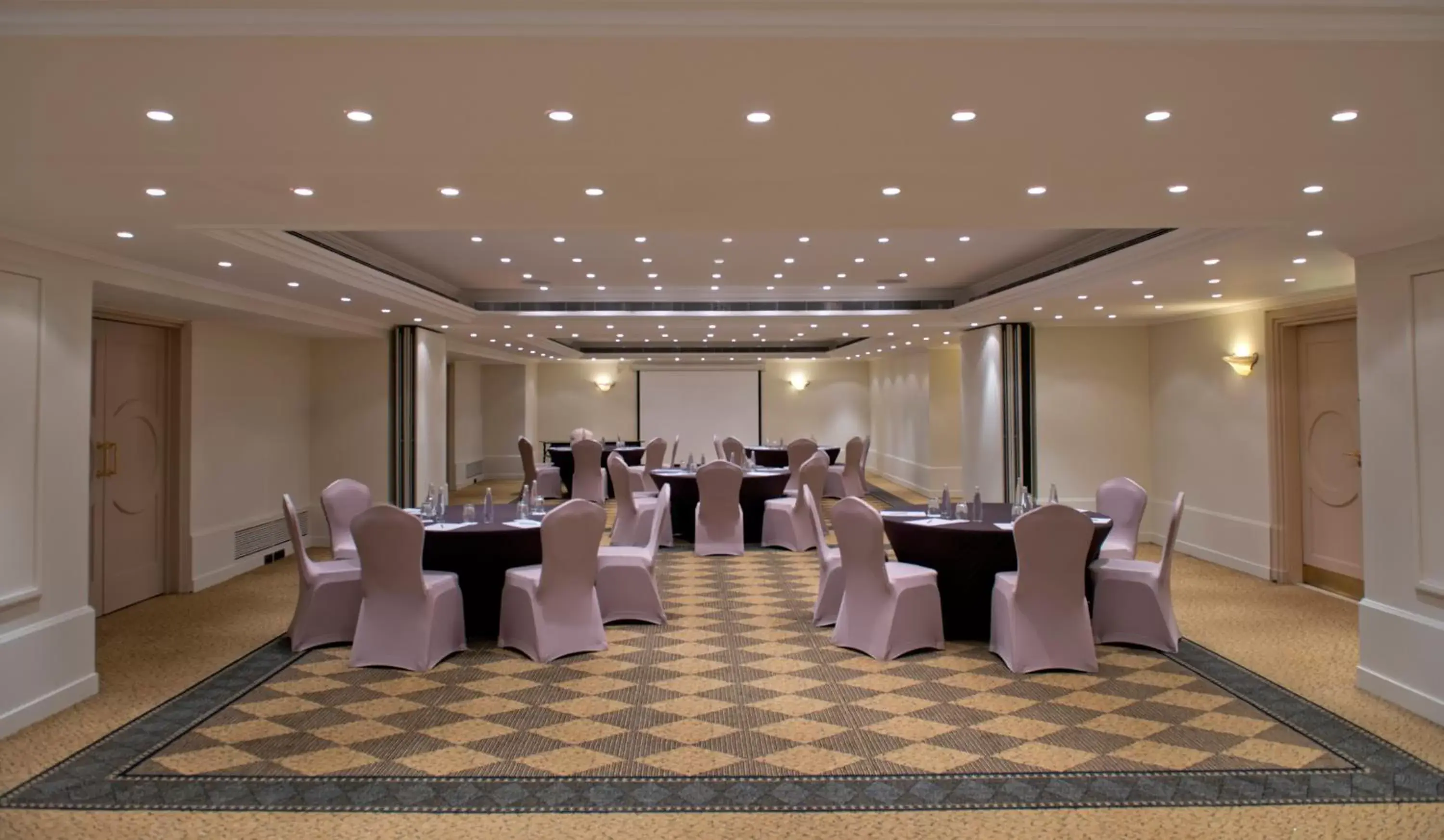 Business facilities, Banquet Facilities in Radisson Blu Martinez Beirut