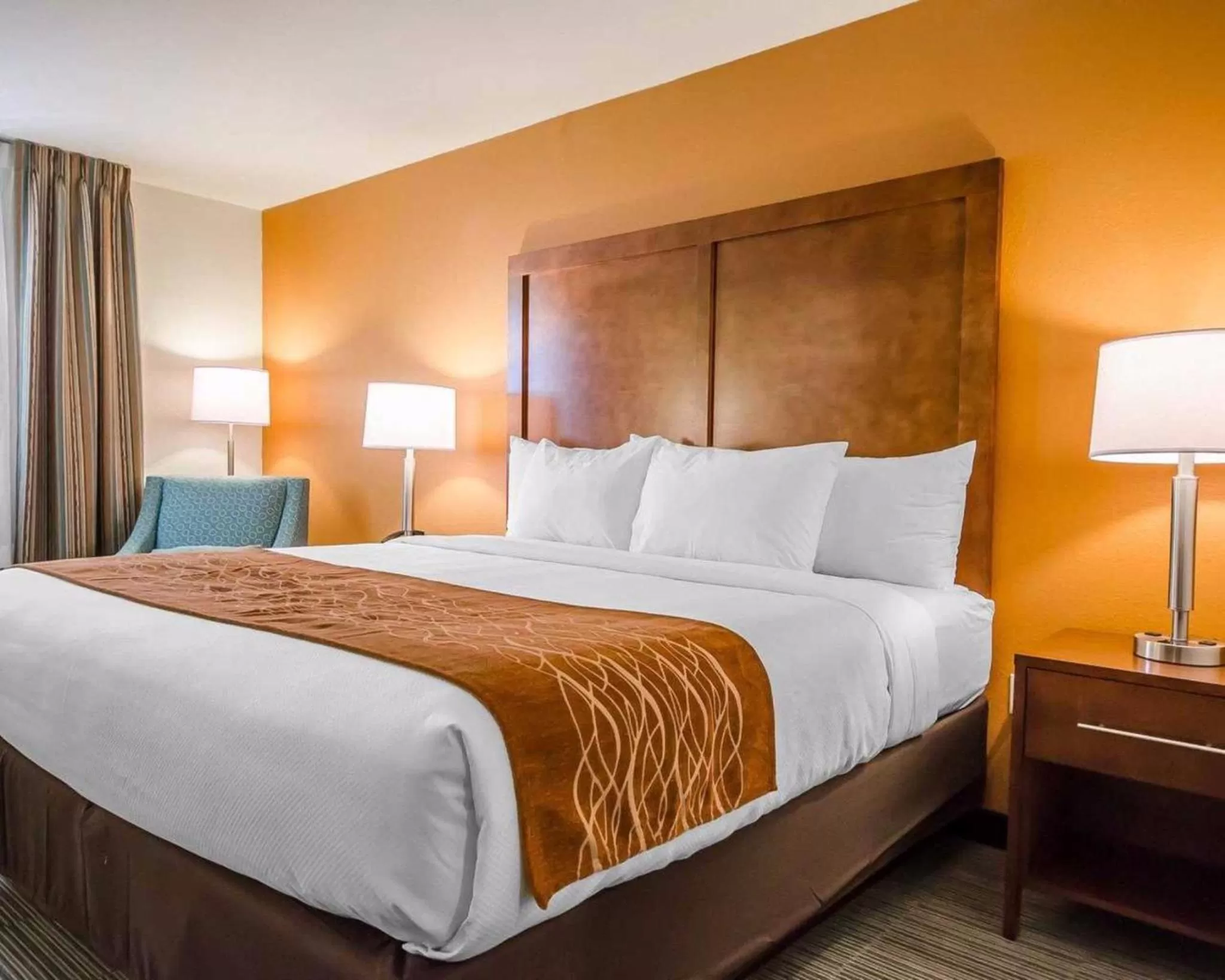 Photo of the whole room, Bed in Comfort Inn