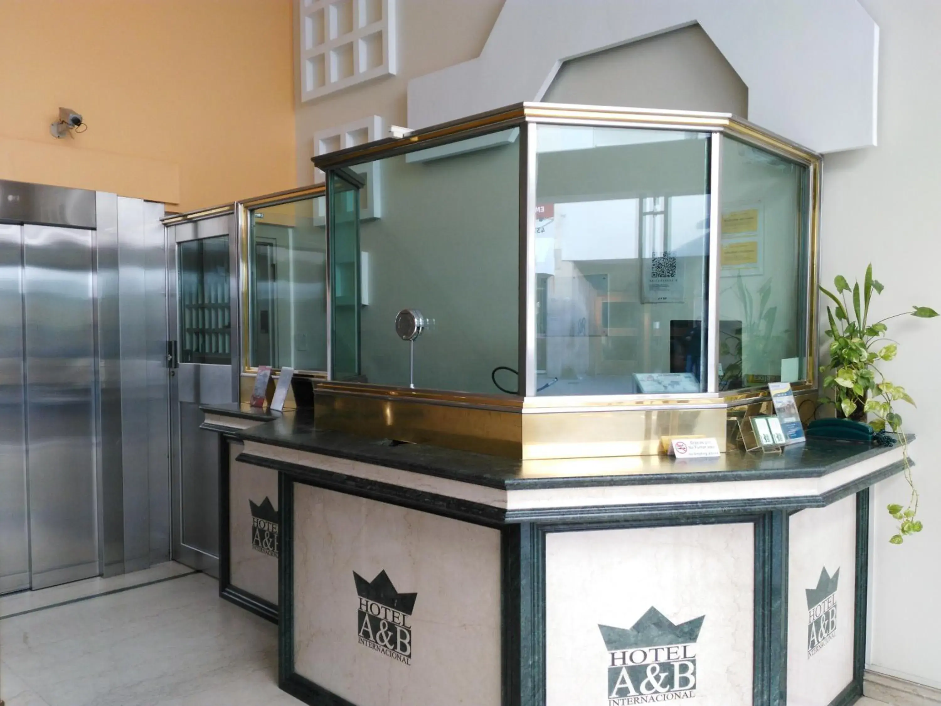 Lobby or reception in Hotel A&B Internacional Lobby or reception in Hotel A&B Internacional