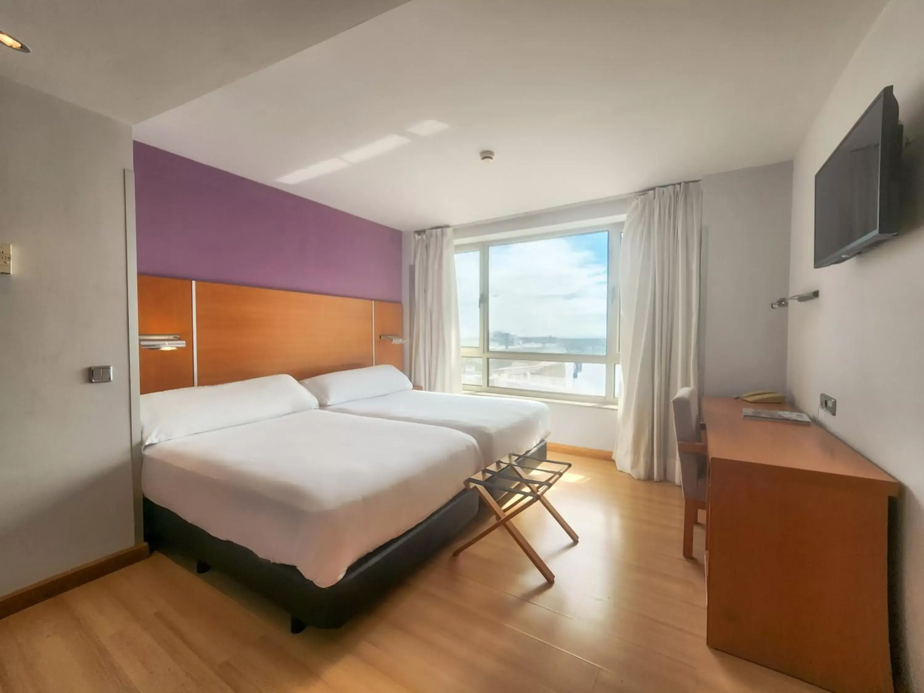 Bedroom, Bed in Hotel Faranda Marsol Candás
