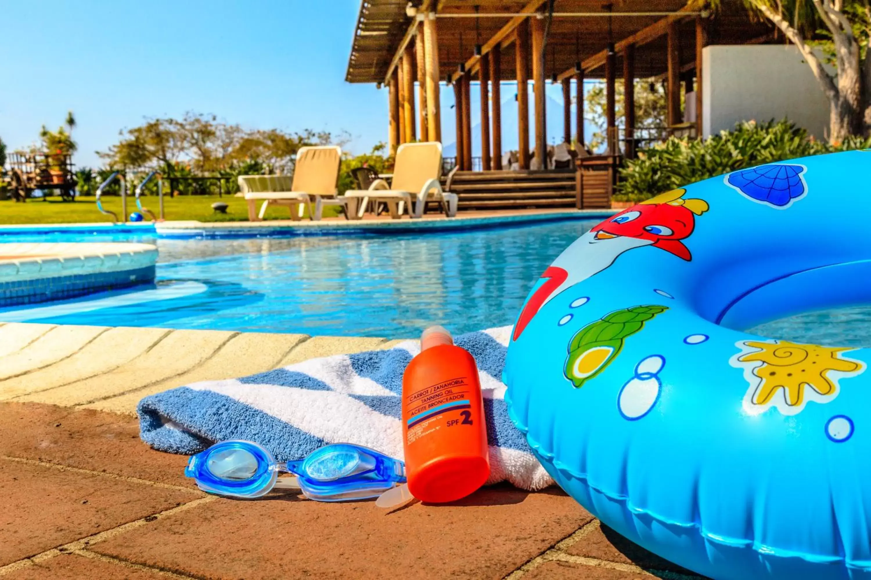 Swimming Pool in Porta Hotel del Lago