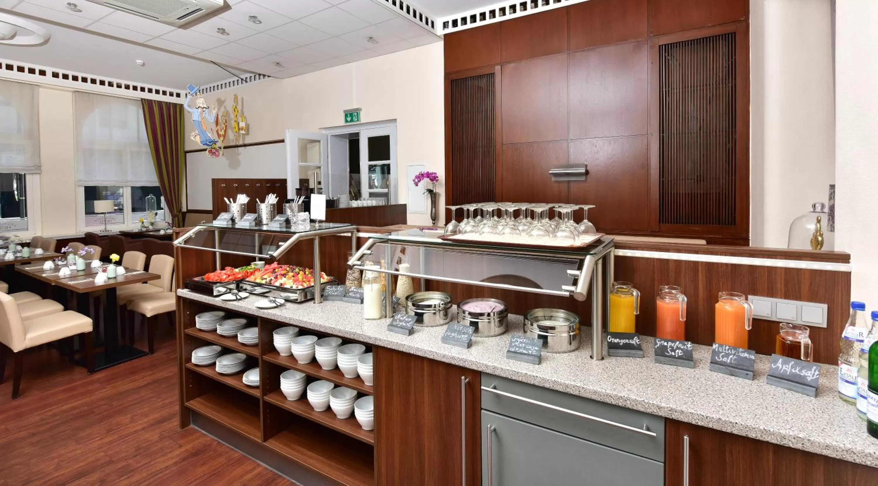 Buffet breakfast in Frühlings-Hotel