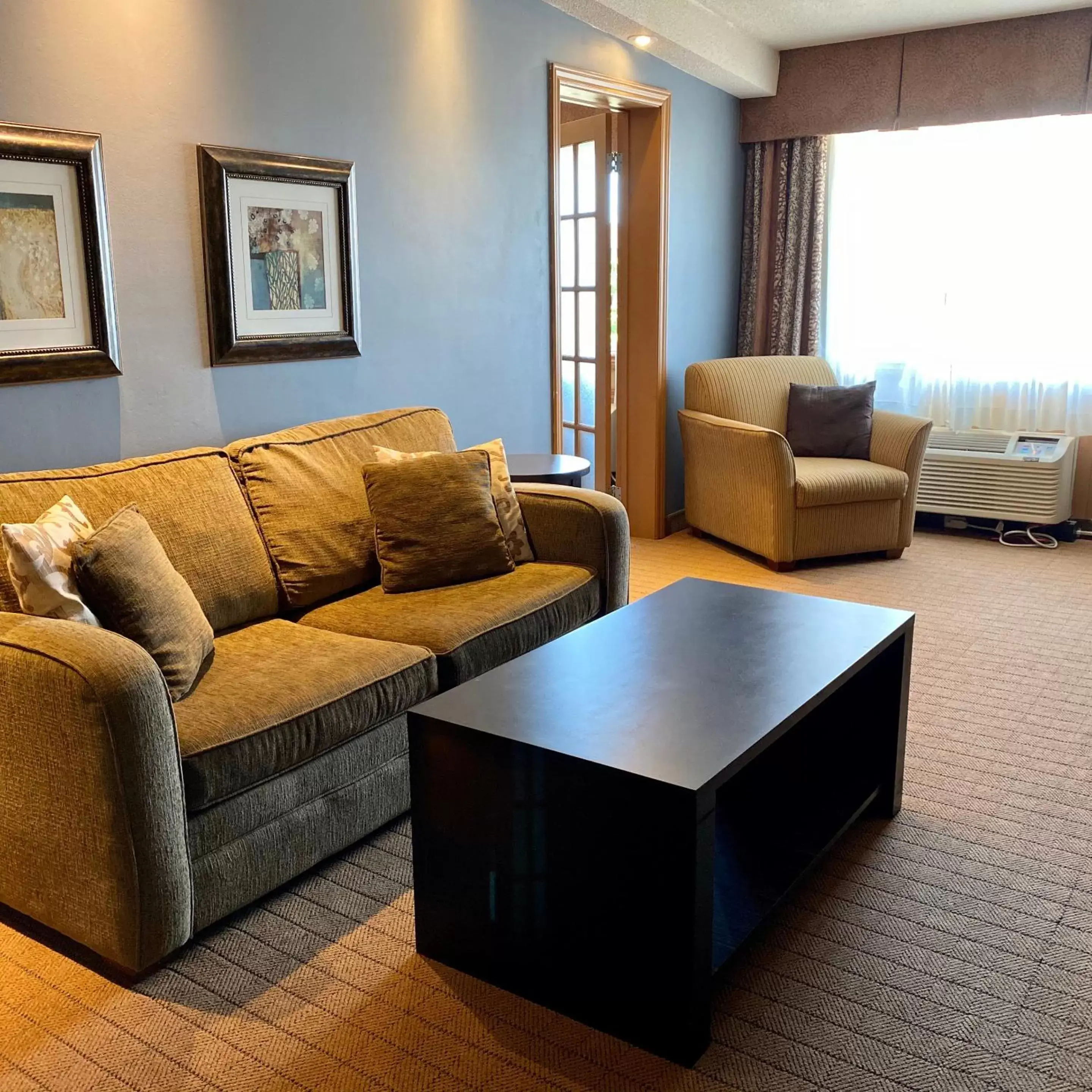 Living room, Seating Area in Inn on Prince Hotel and Conference Centre Truro