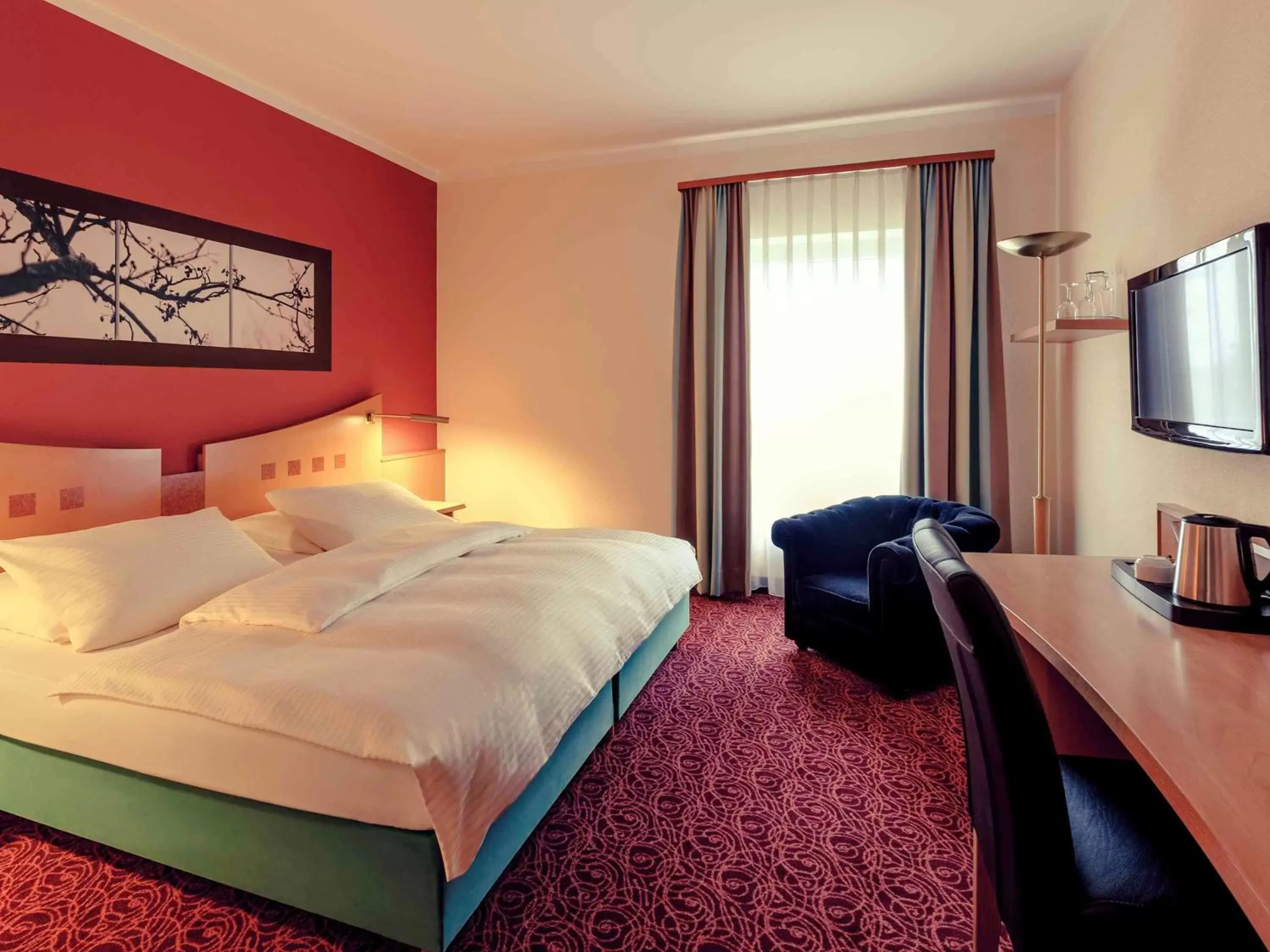 Photo of the whole room, Bed in Mercure Hotel Ingolstadt