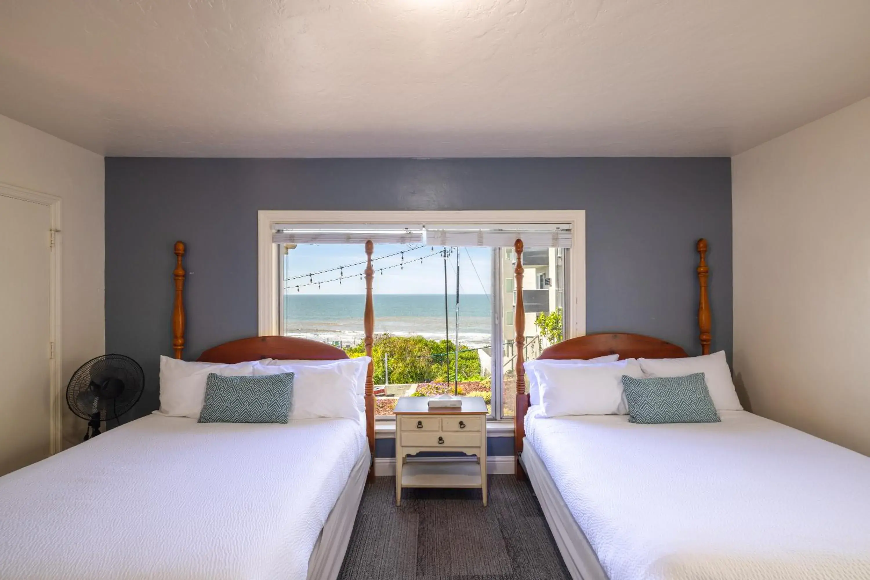 Bedroom, Bed in Tides Oceanview Inn and Cottages