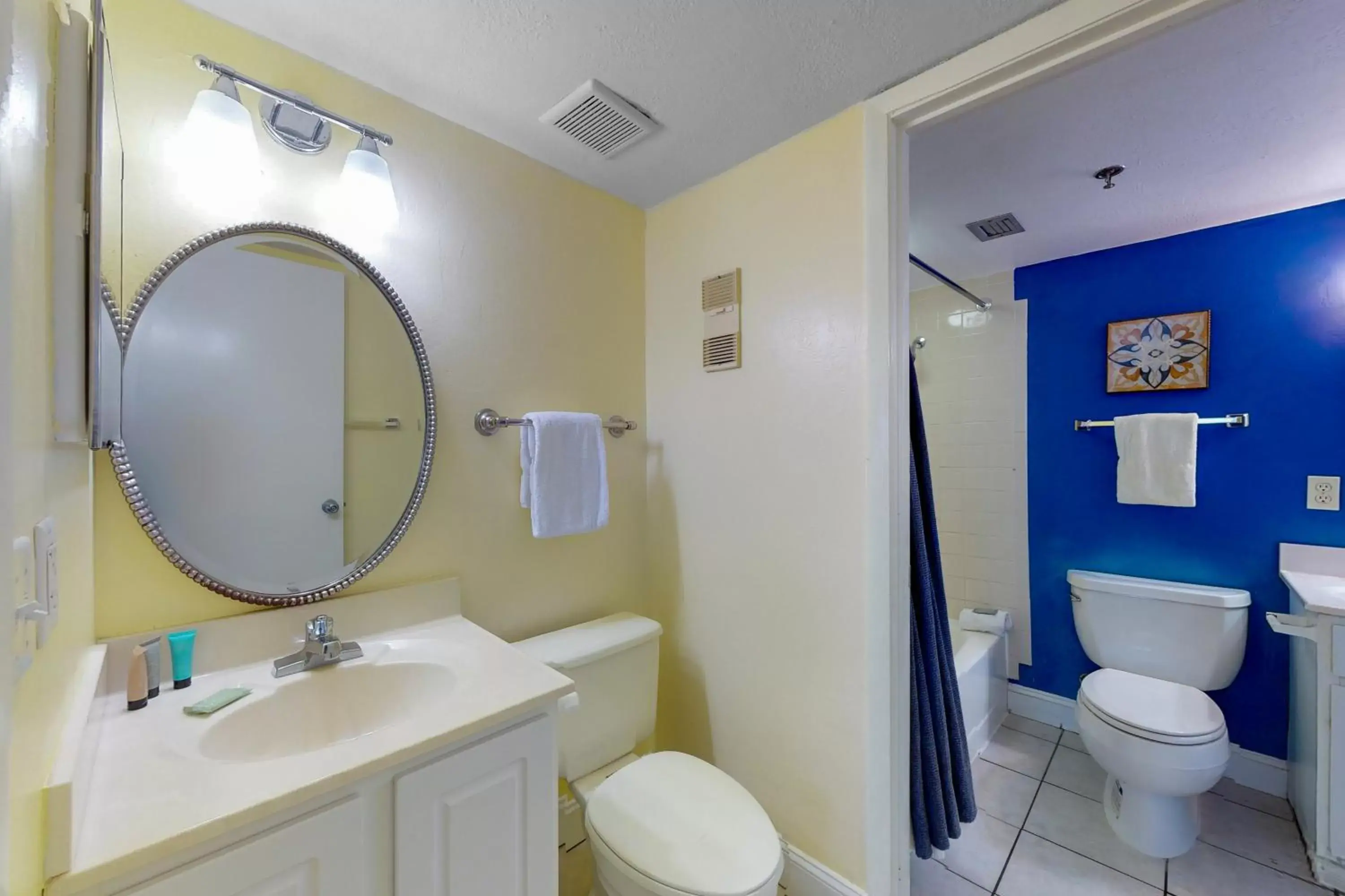 Bathroom in 1 Bed 2 Bath Apartment in SunDestin Beach Resort