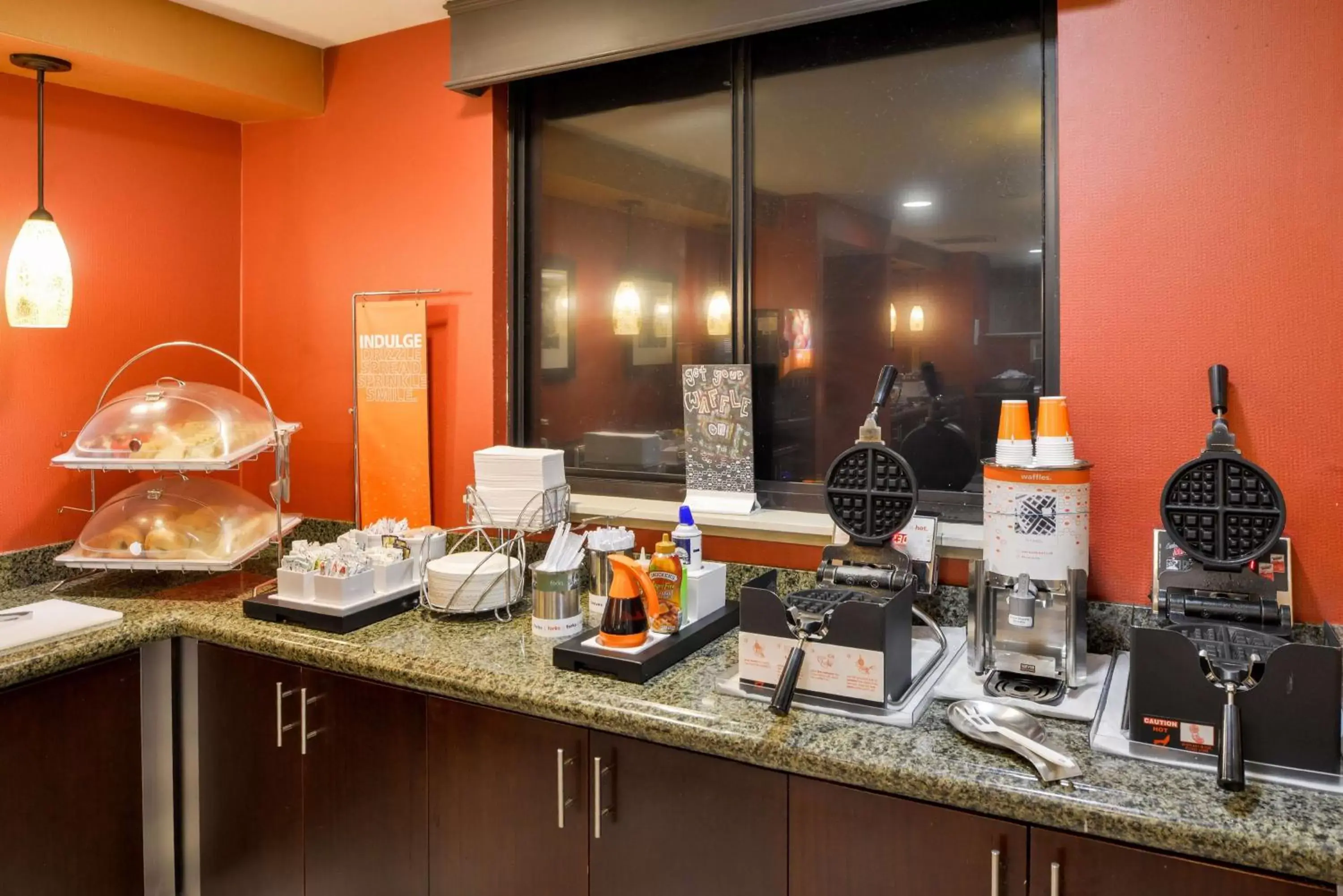 Breakfast in Hampton Inn & Suites San Francisco-Burlingame-Airport South