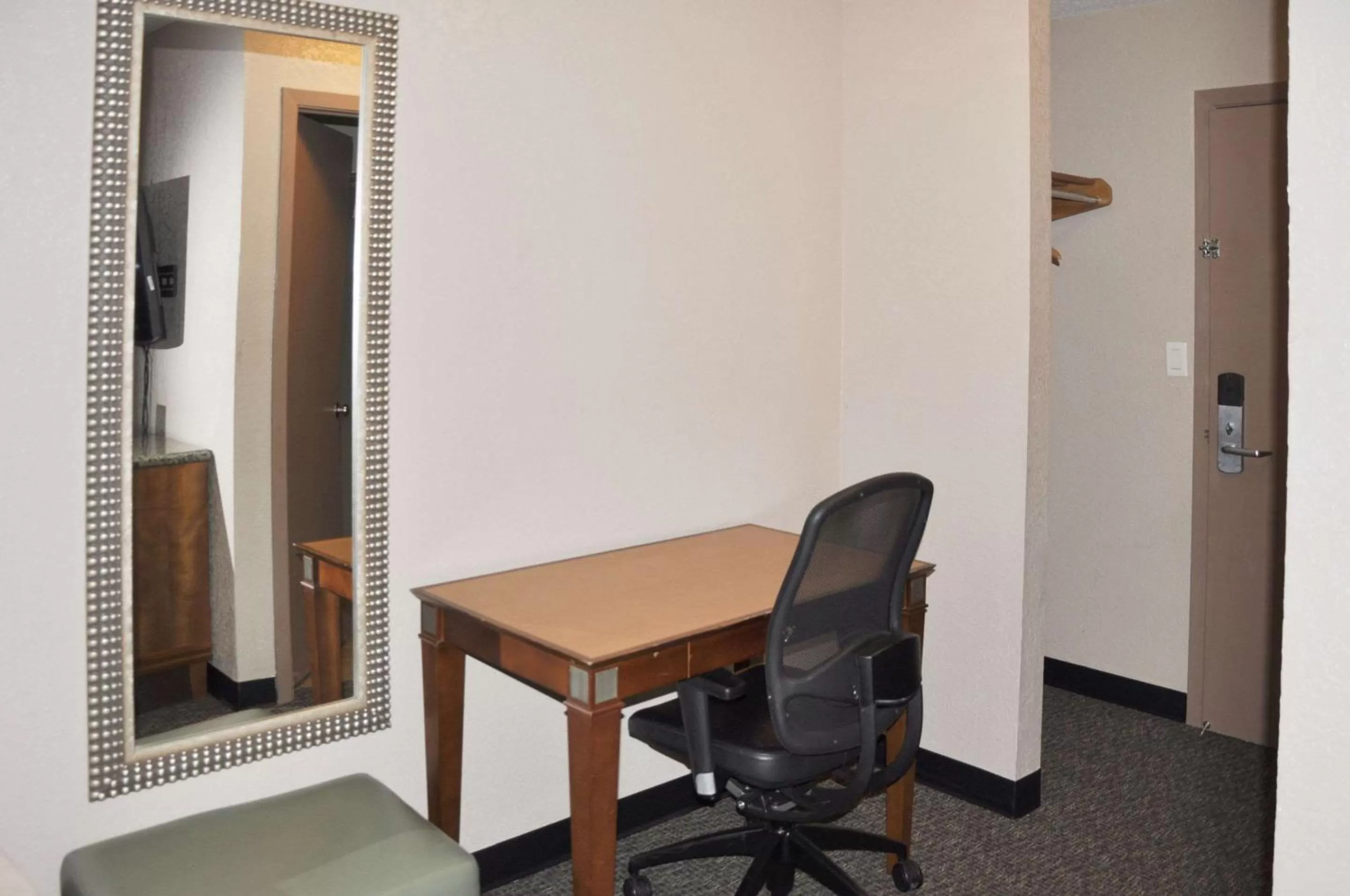 Photo of the whole room in Rodeway Inn