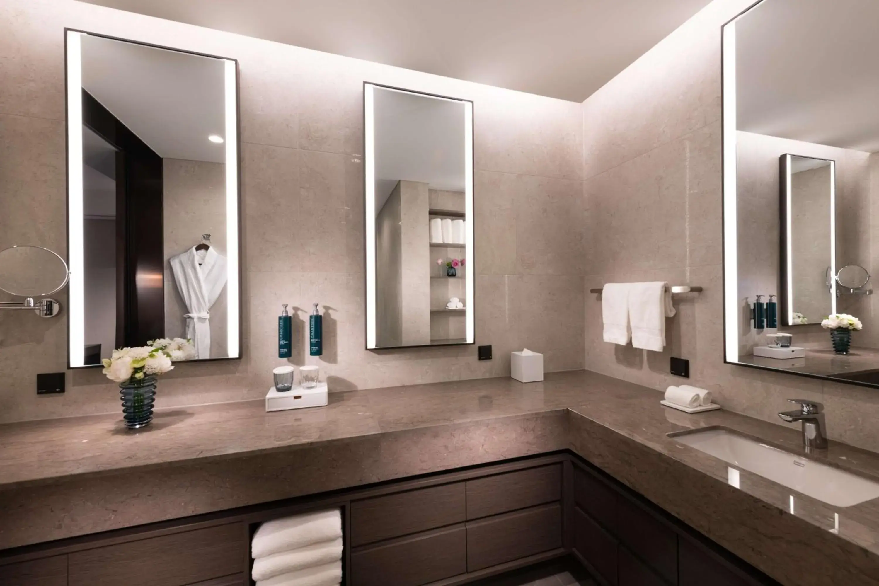 Bathroom in DoubleTree By Hilton Seoul Pangyo Residences