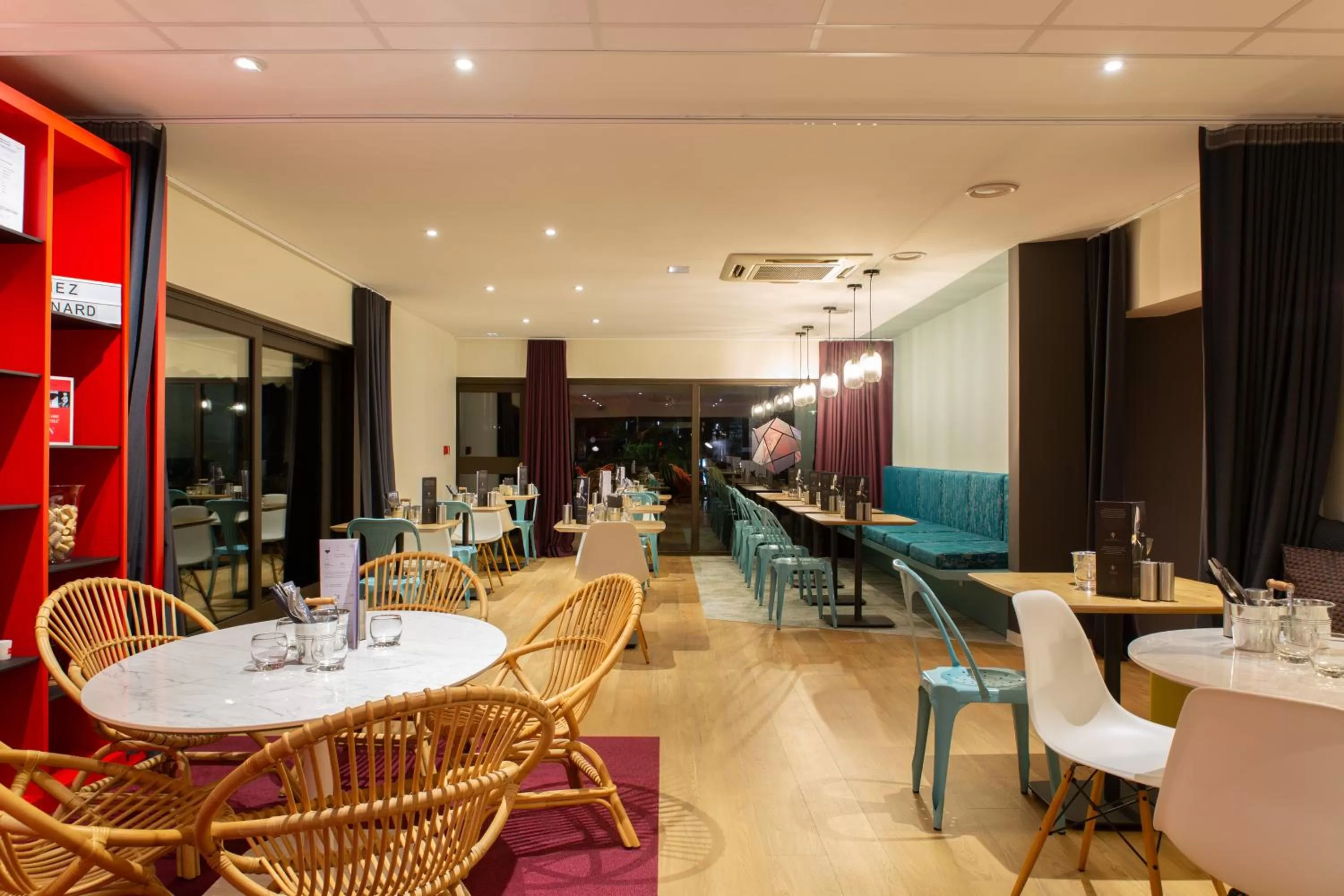 Restaurant/places to eat in ibis Tours Sud