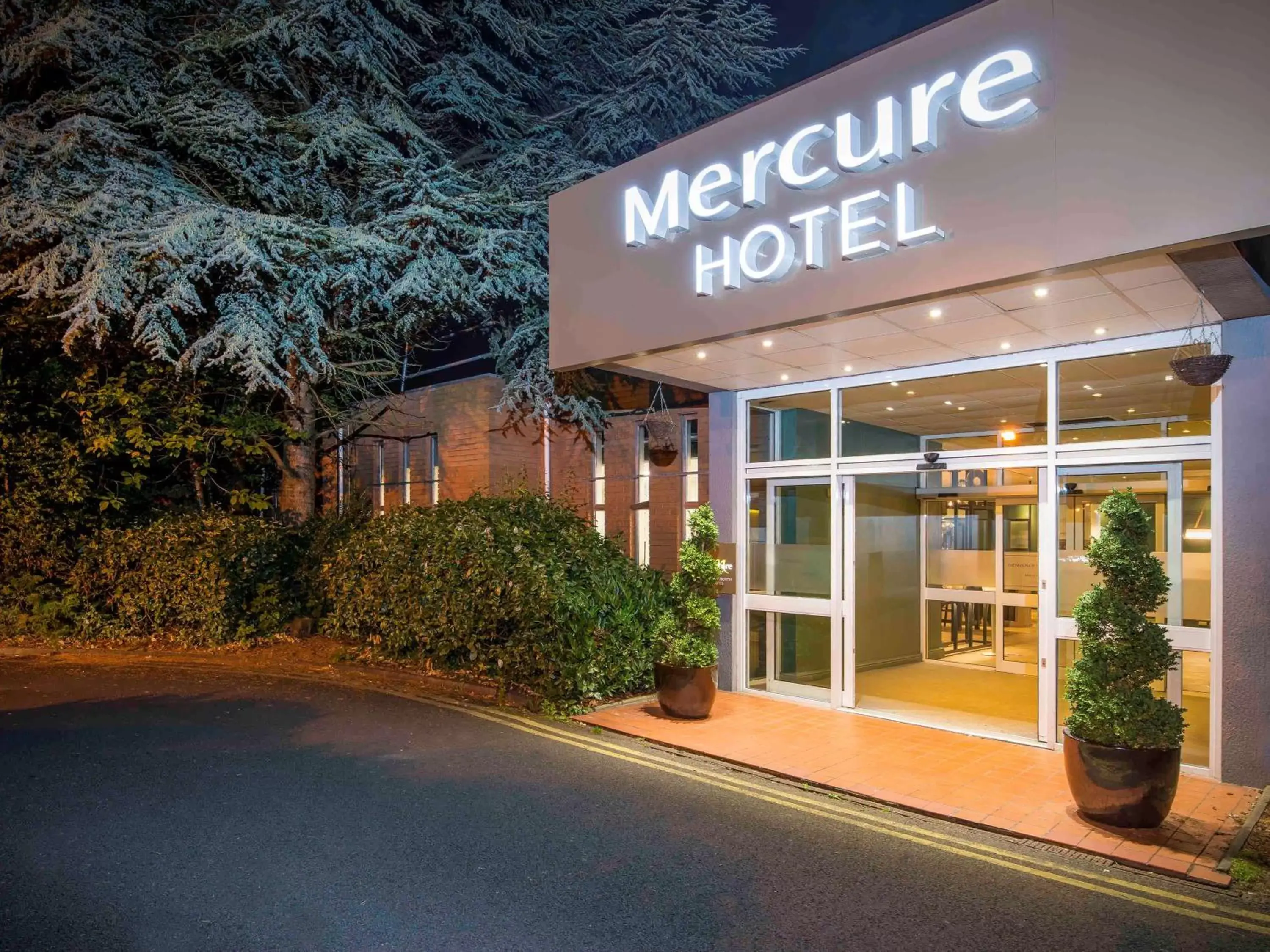 Property building in Mercure Cardiff North Hotel