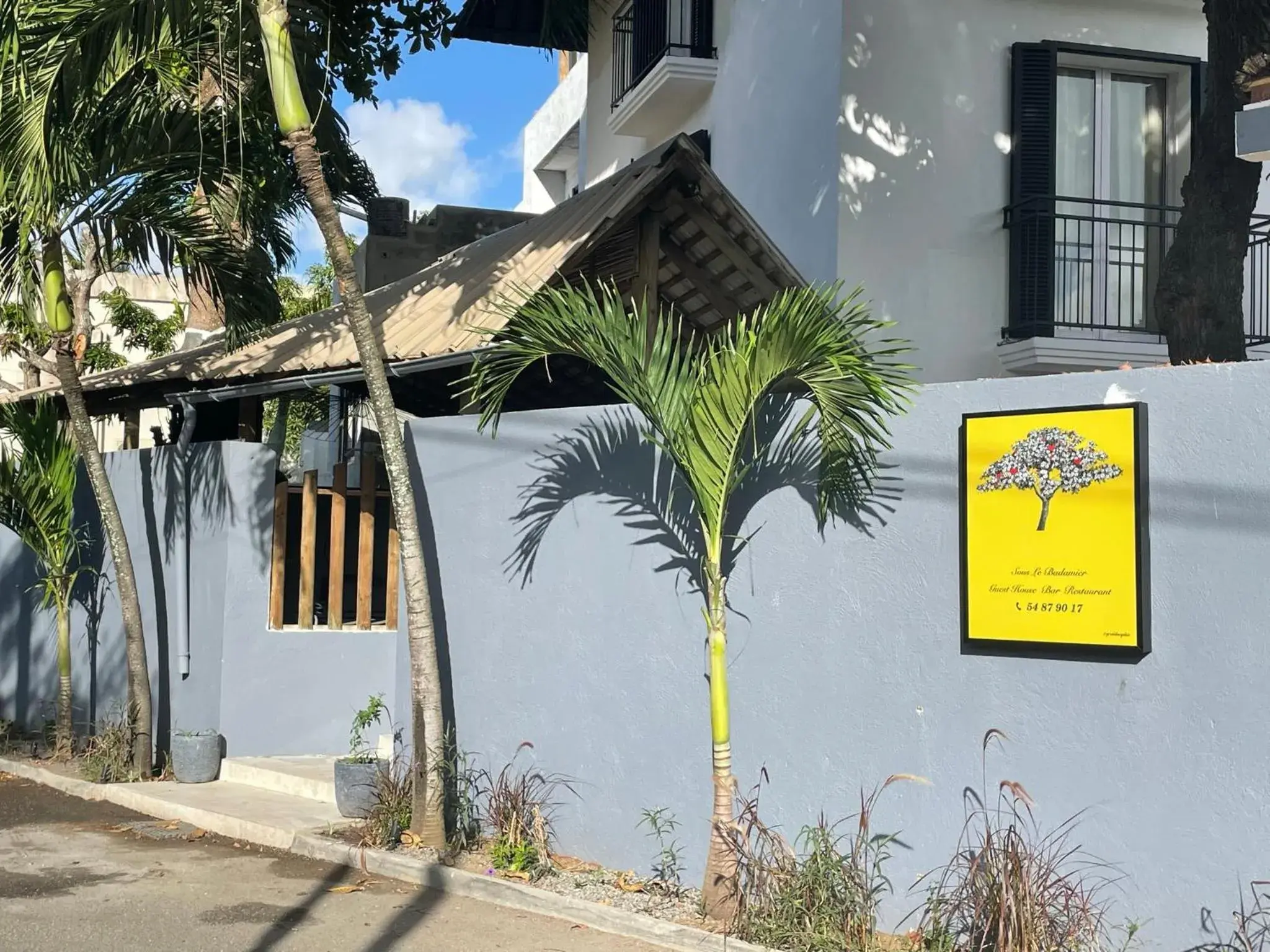 Facade/entrance, Property Building in Sous Le Badamier Guest House Restaurant Bar