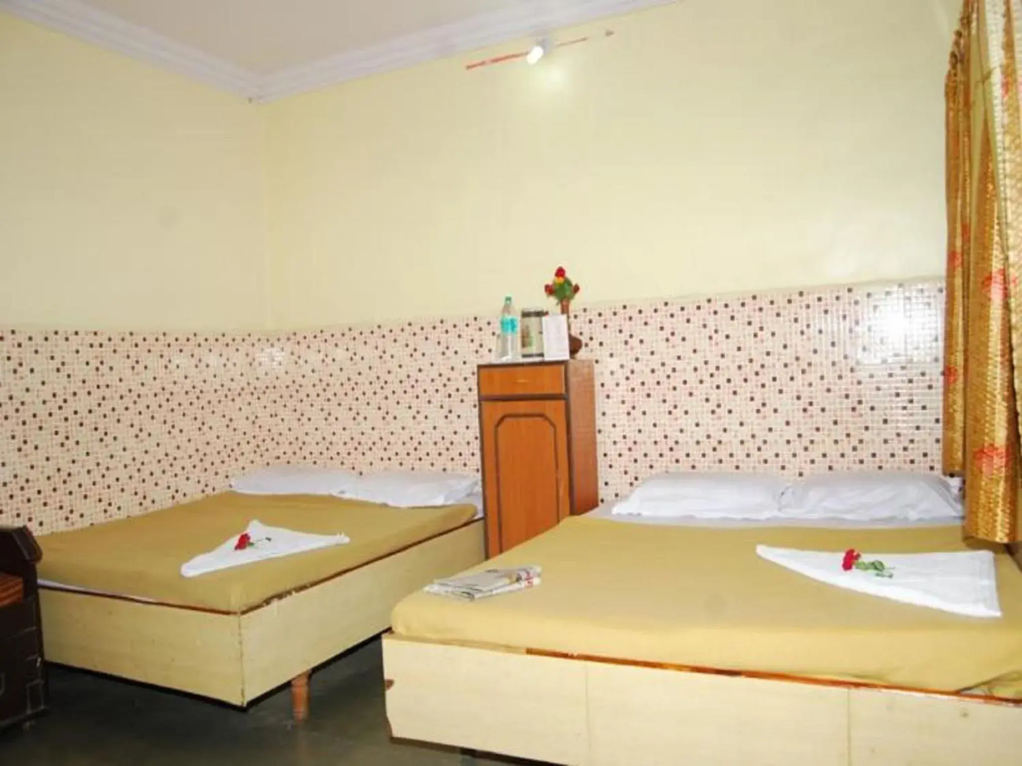 Bed in Hotel Utsav