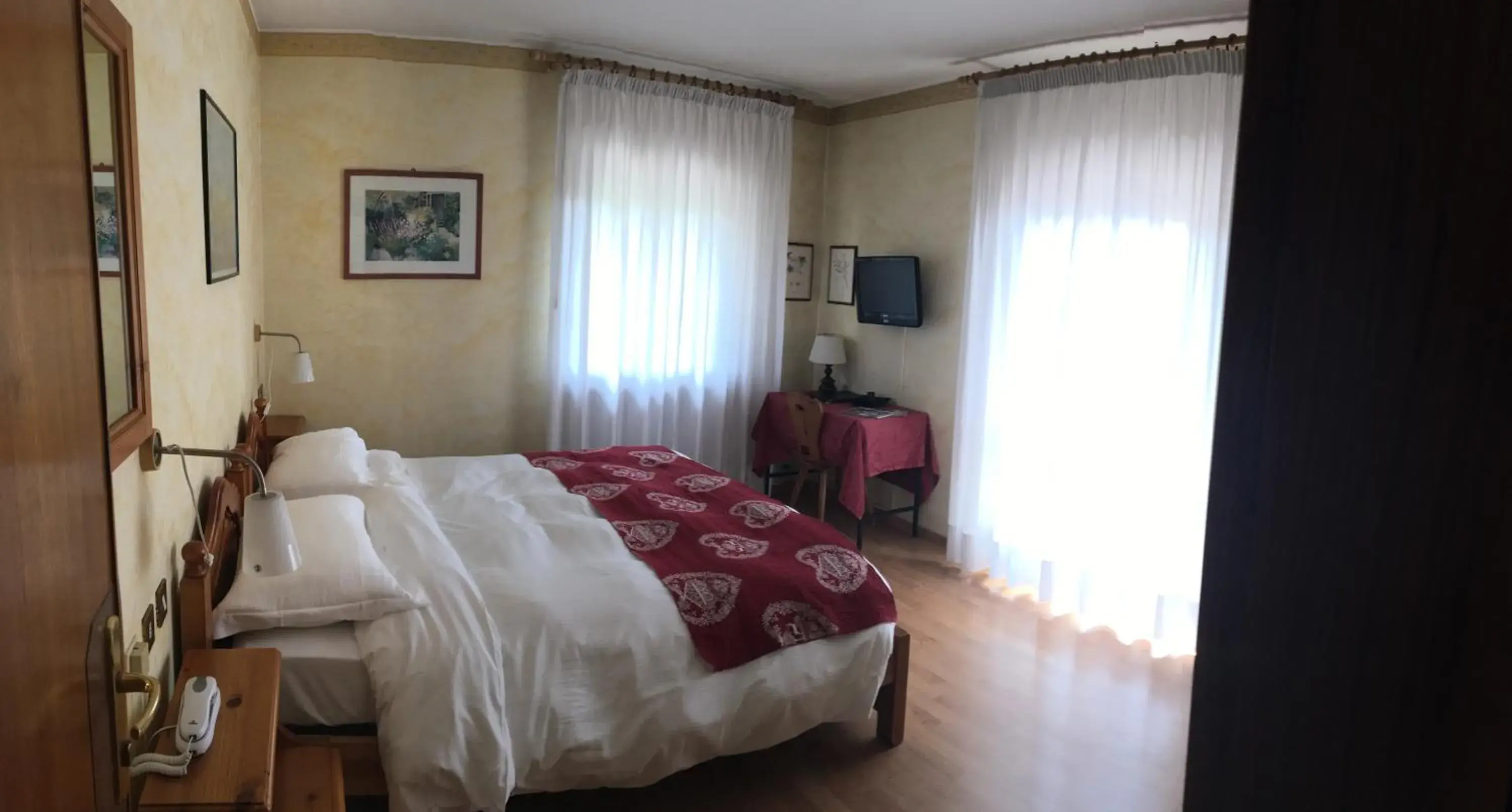 Photo of the whole room, Room Photo in Meuble Villa Neve