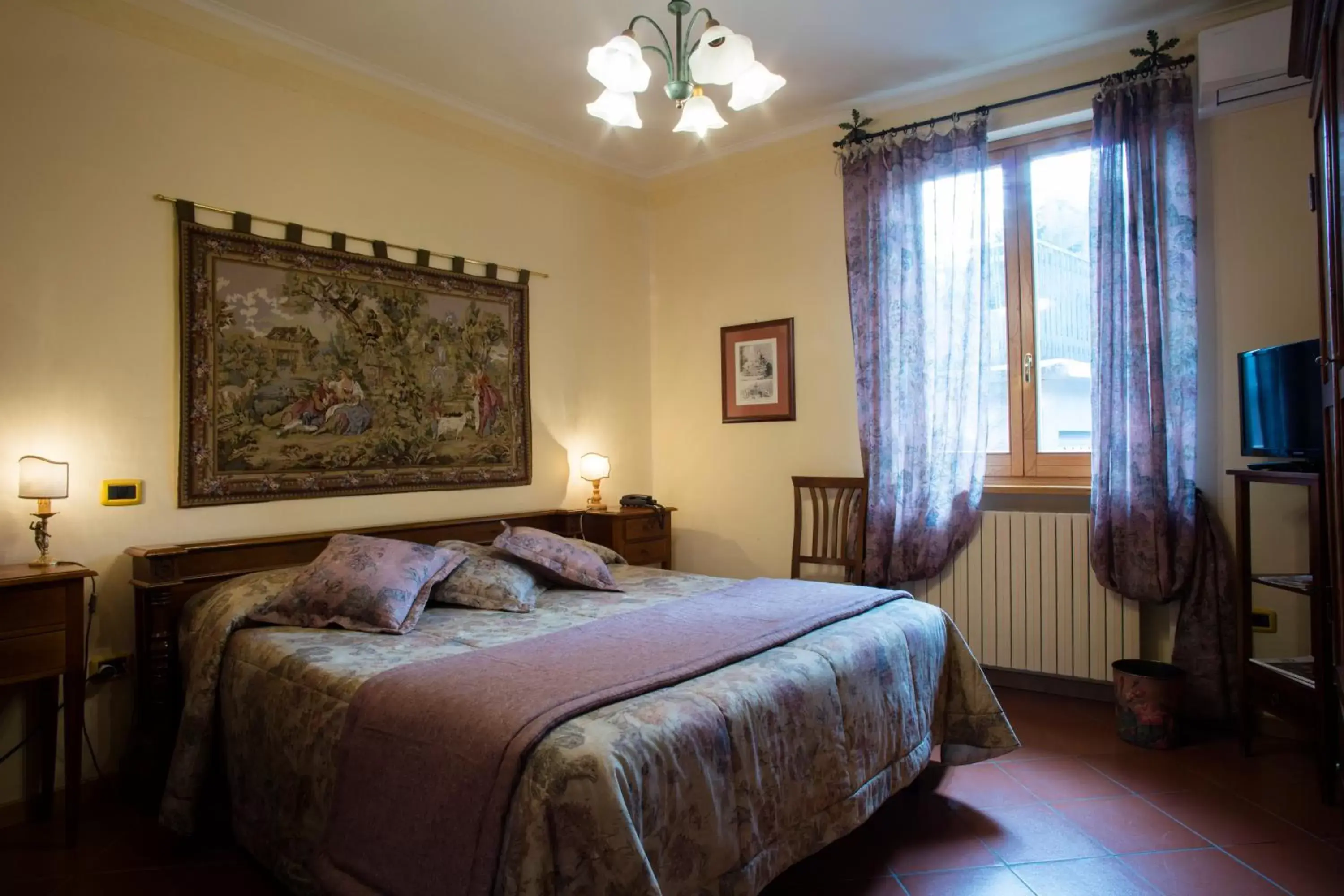 Photo of the whole room, Bed in Albergo Villa Cristina