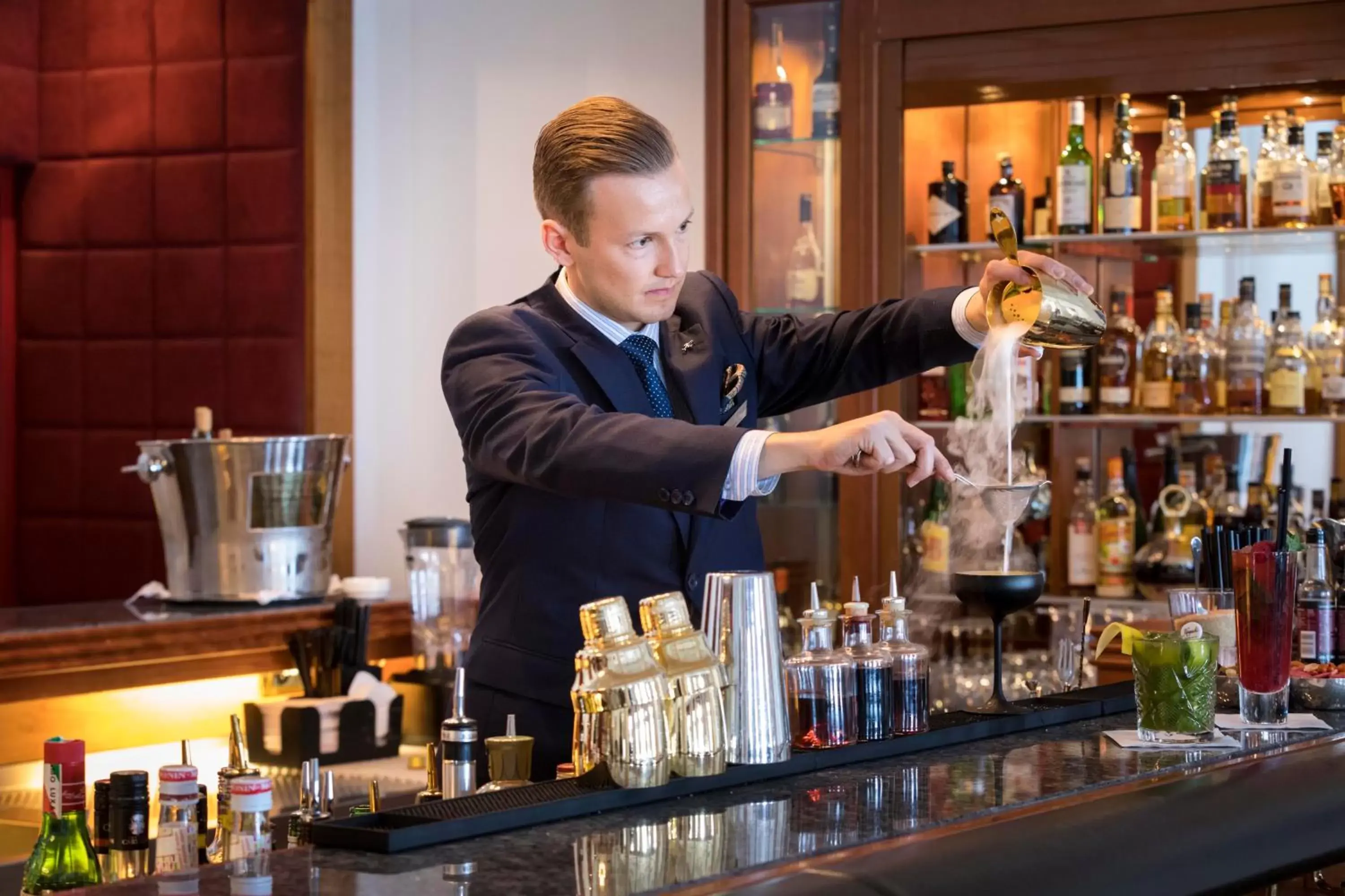 People, Lounge/Bar in Grand Hotel des Bains Kempinski