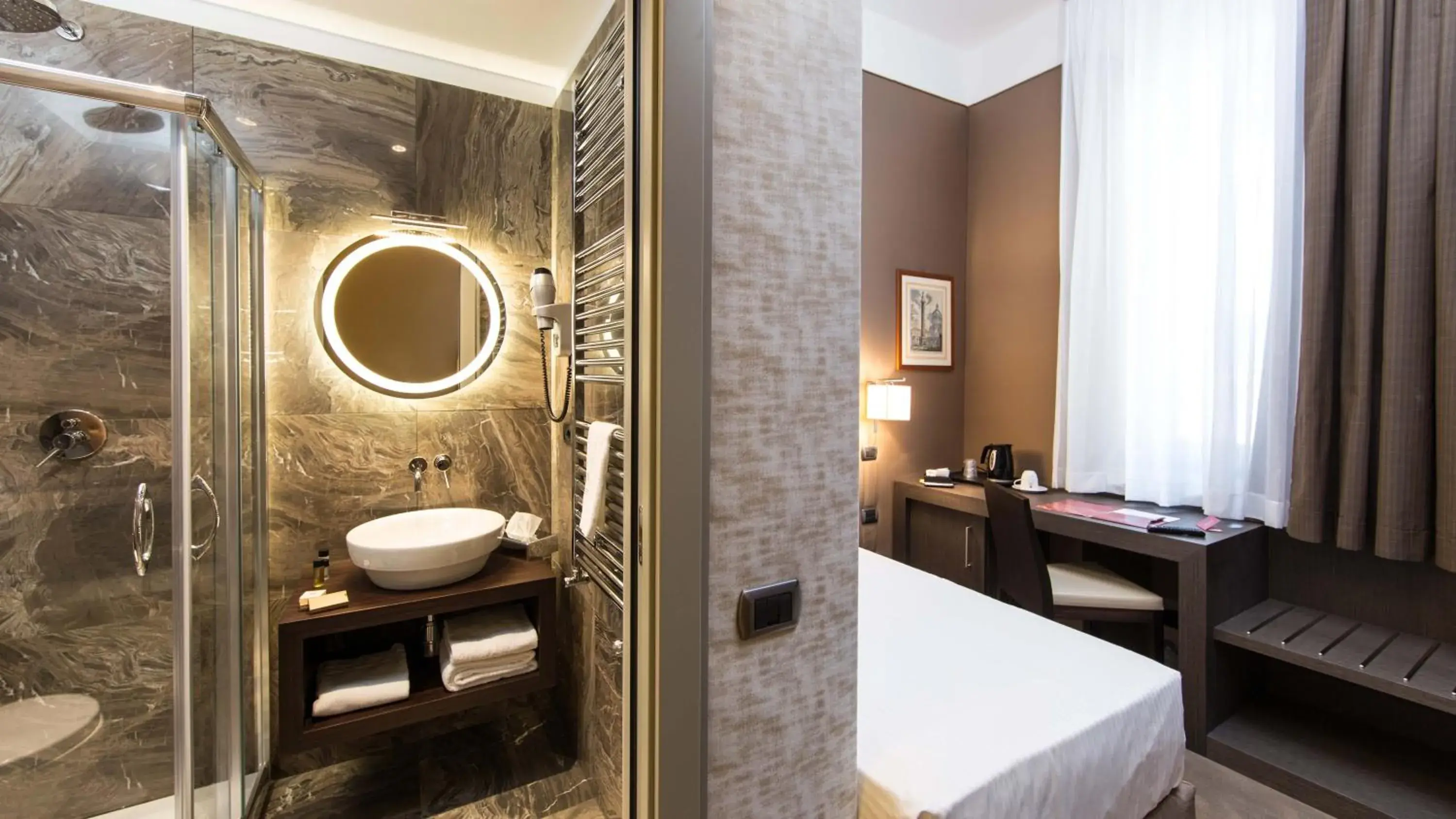 Bedroom, Bathroom in Monti Palace Hotel