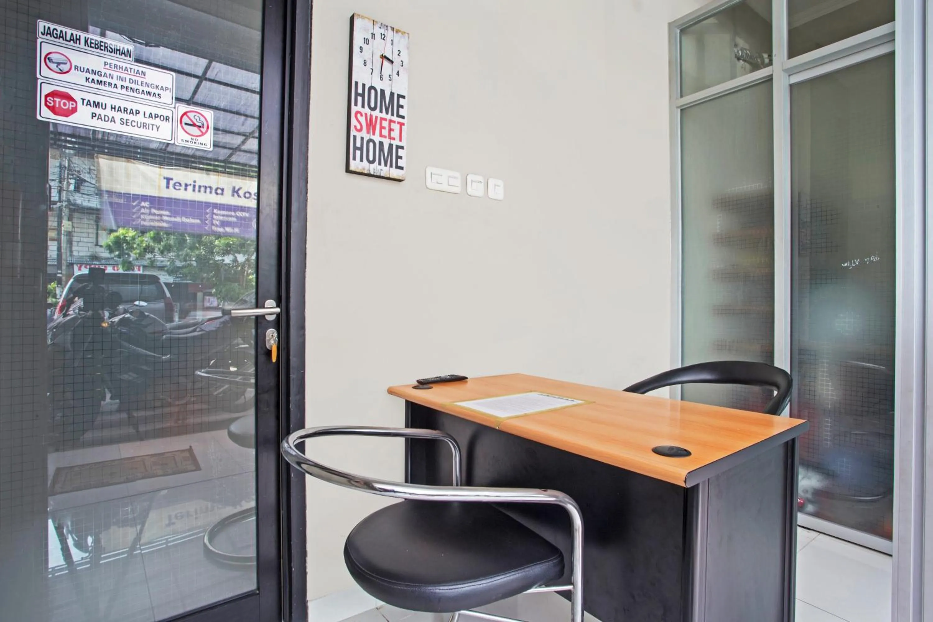 Lobby or reception in RedDoorz @ Mangga Besar 2