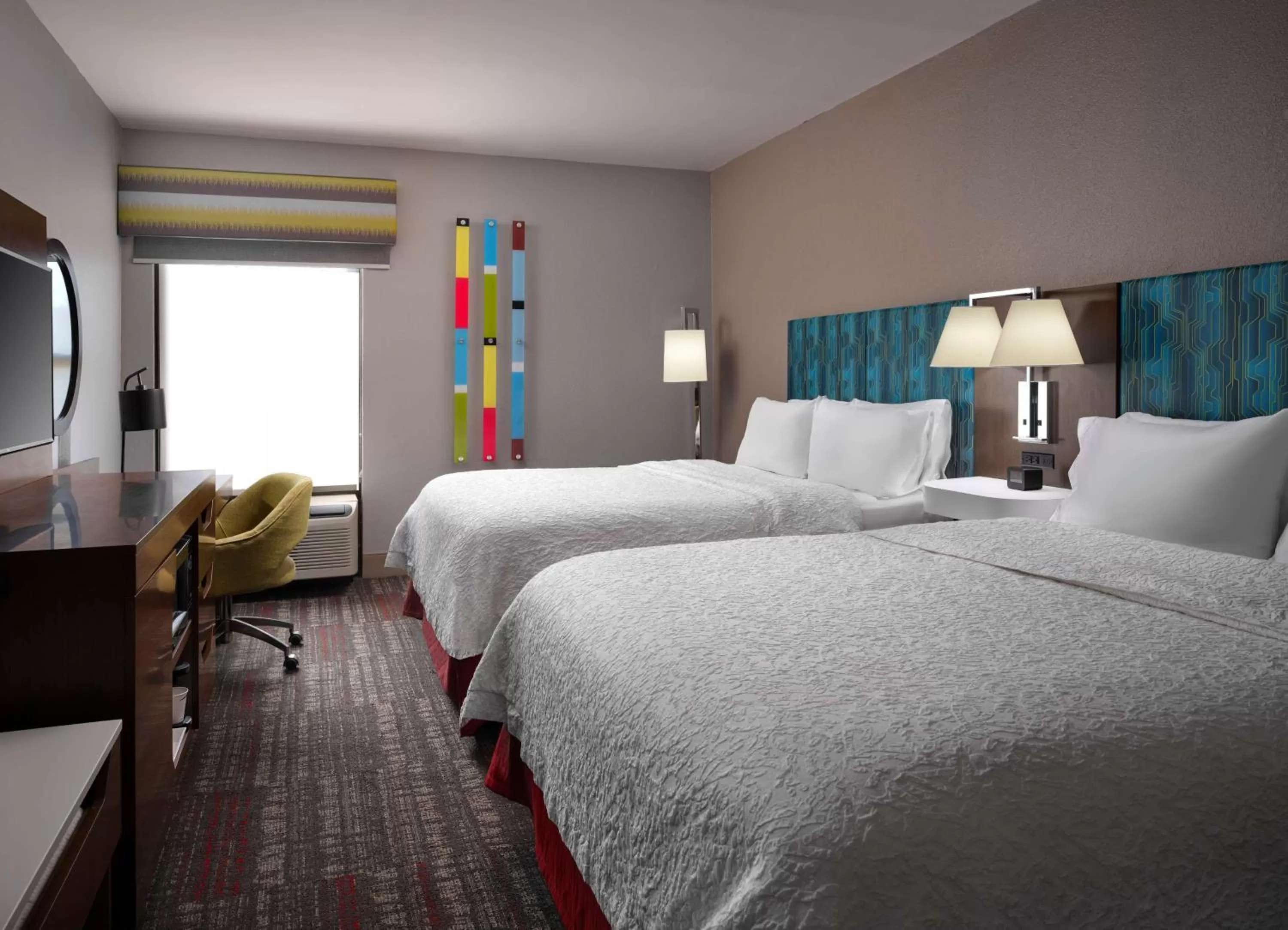 Bed in Hampton Inn Clinton