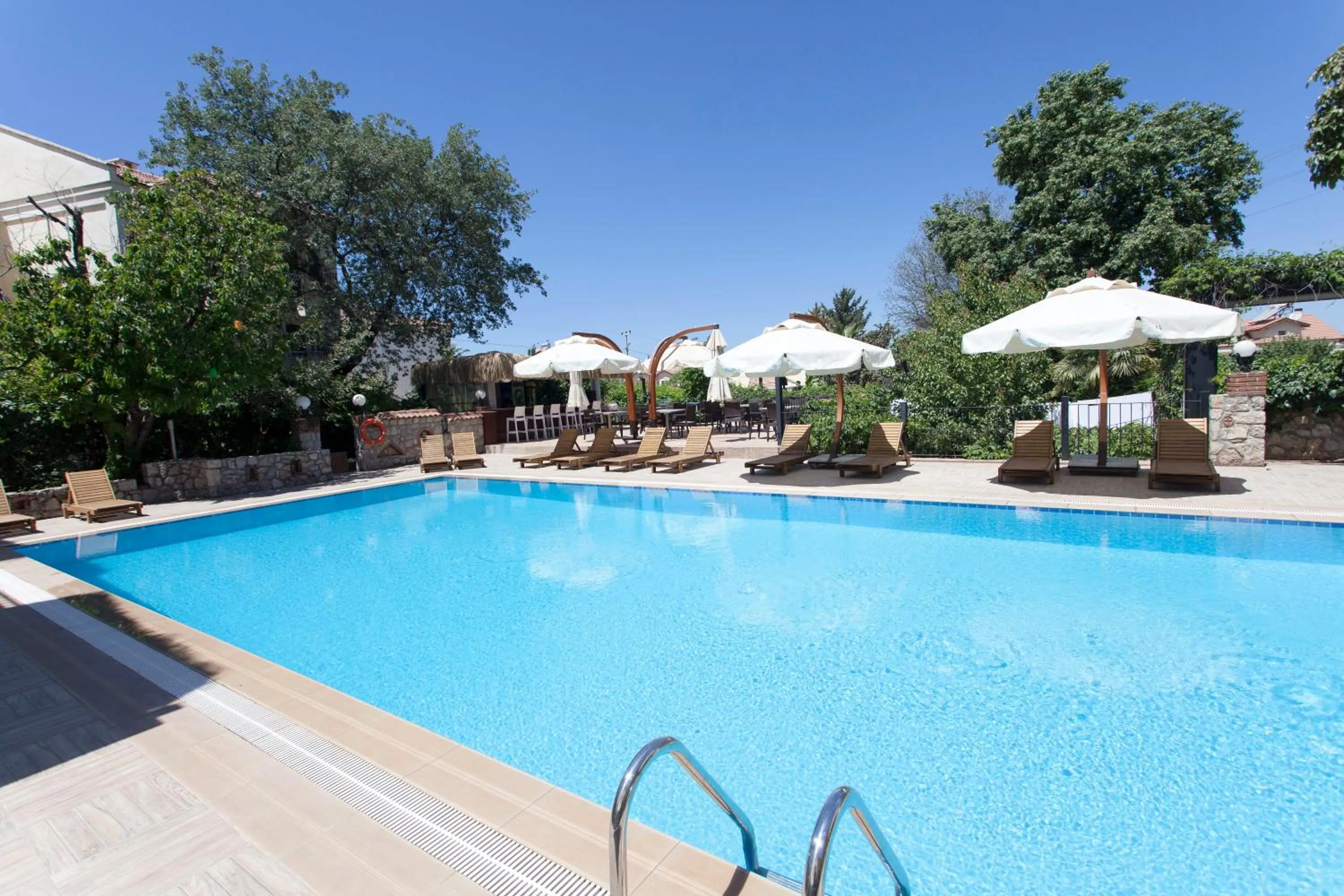 Swimming pool in Green Peace Hotel