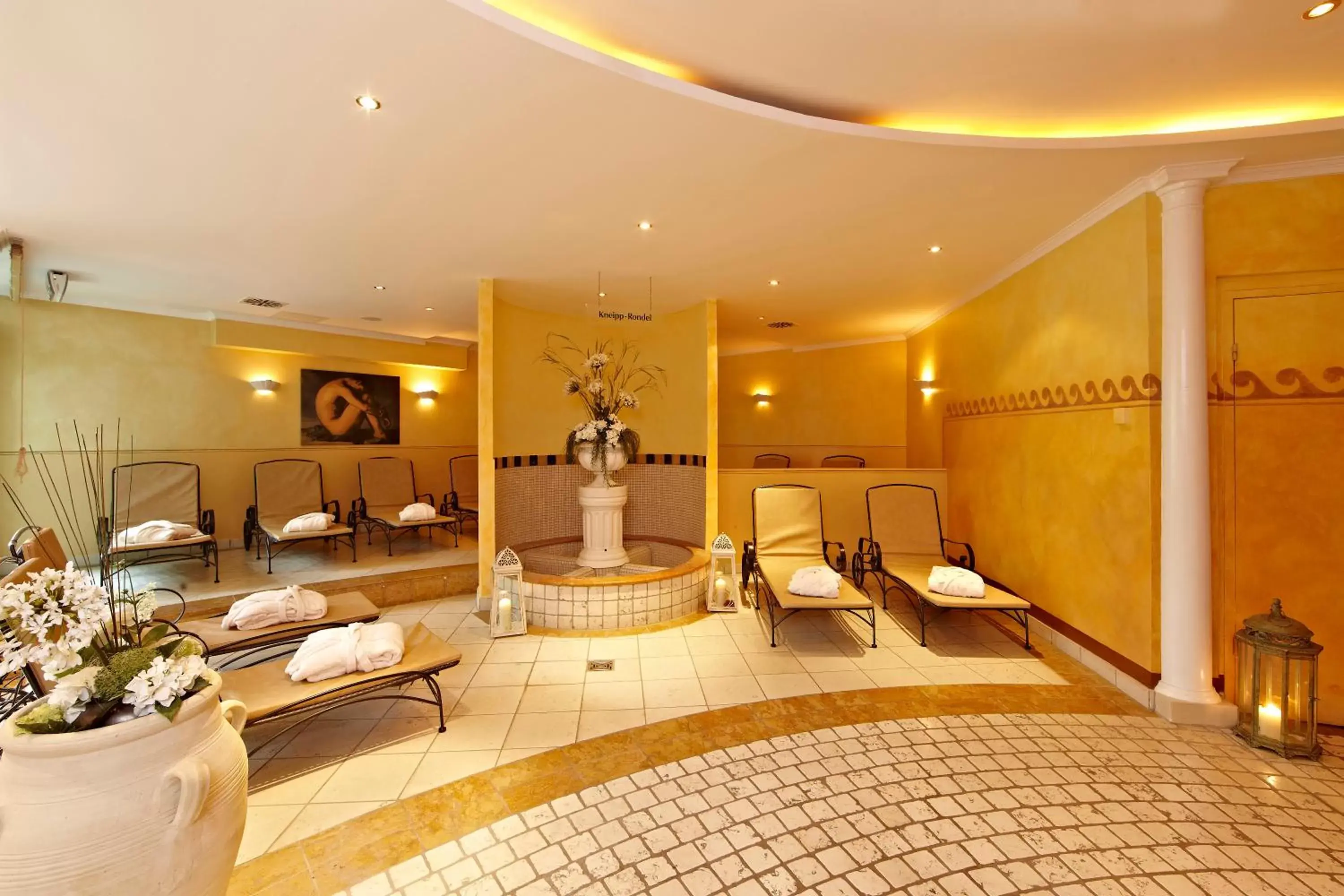 Spa and wellness centre/facilities, Restaurant/Places to Eat in Berghotel Hammersbach