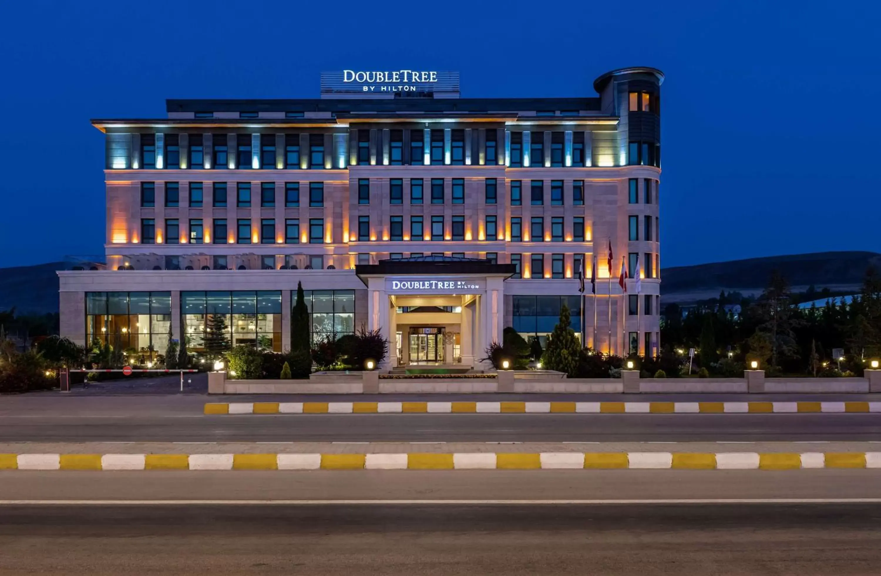 Property building in Doubletree by Hilton Van Property building in Doubletree by Hilton Van