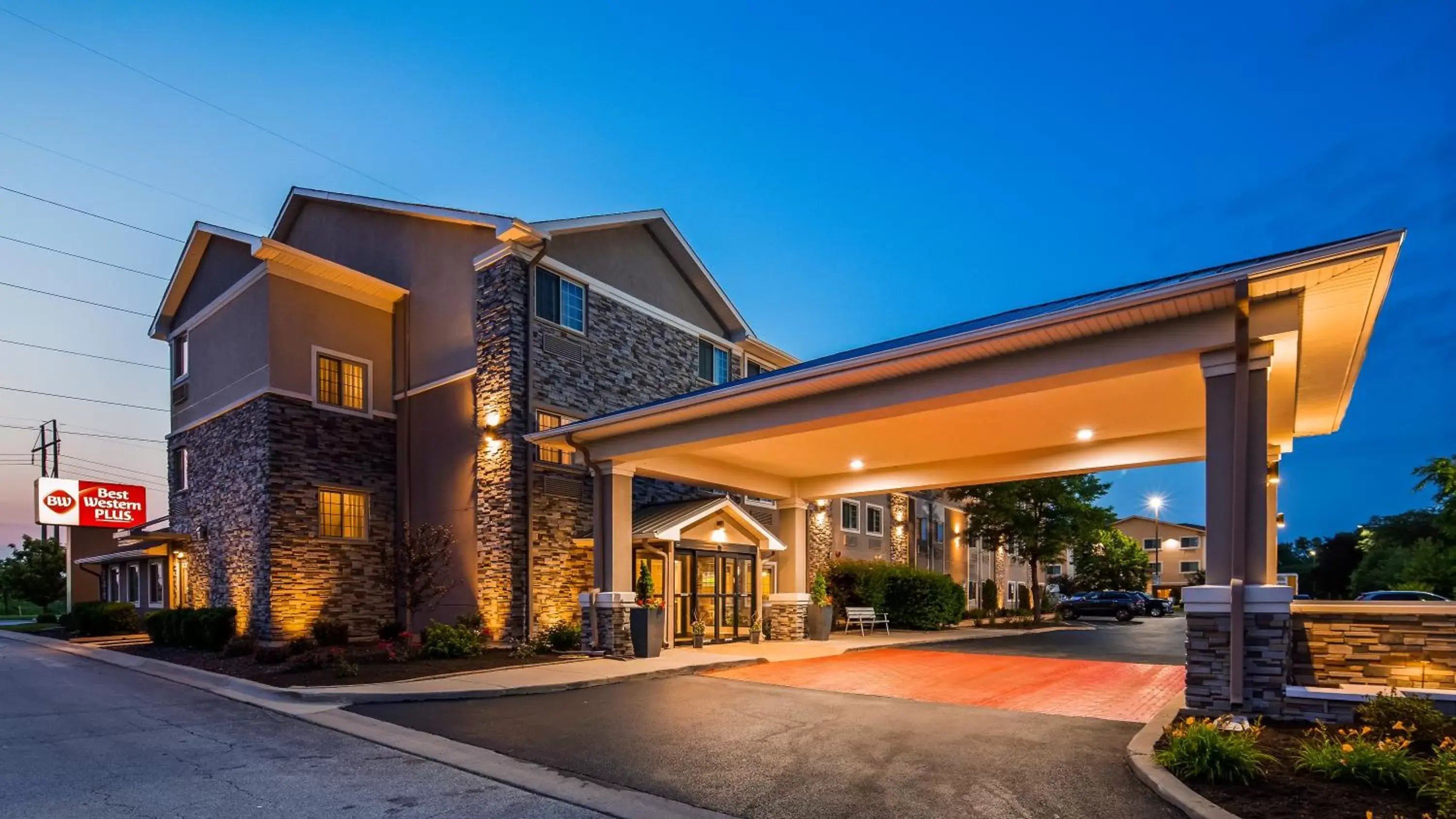 Facade/entrance, Property Building in Best Western Plus North Joliet