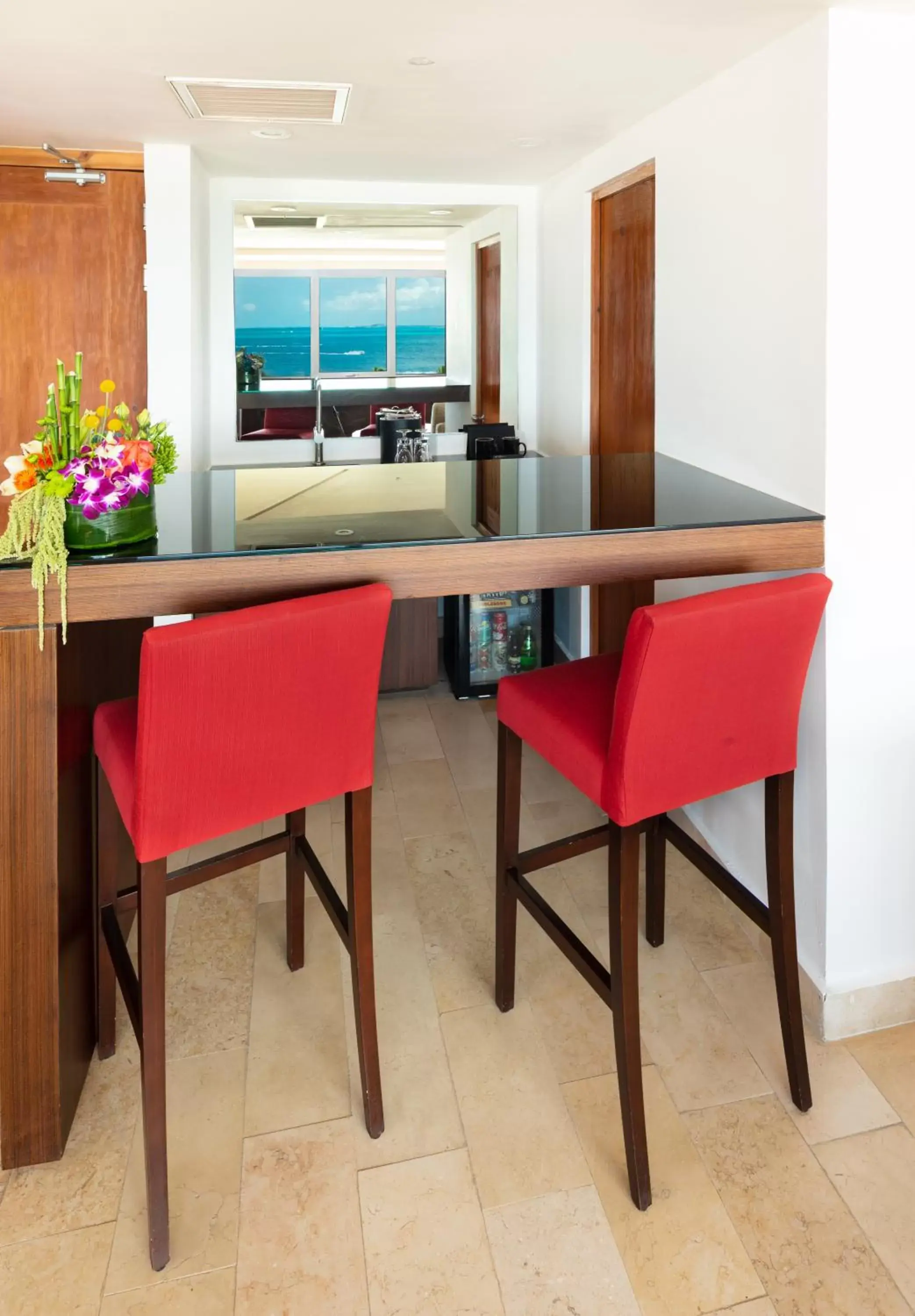 Seating area, Dining Area in InterContinental Presidente Cancun Resort