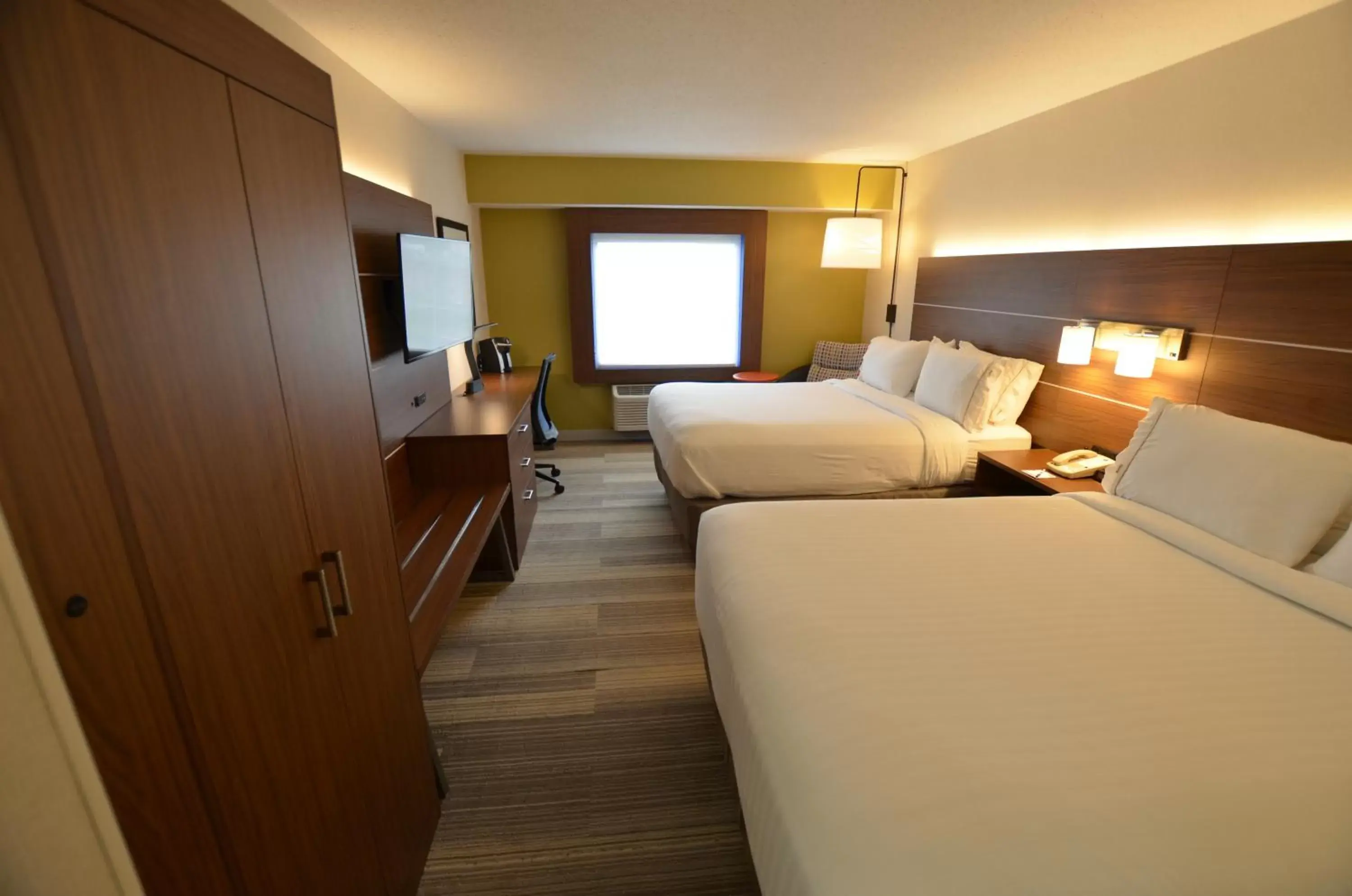 Photo of the whole room in Holiday Inn Express Pittsburgh-Bridgeville, an IHG Hotel