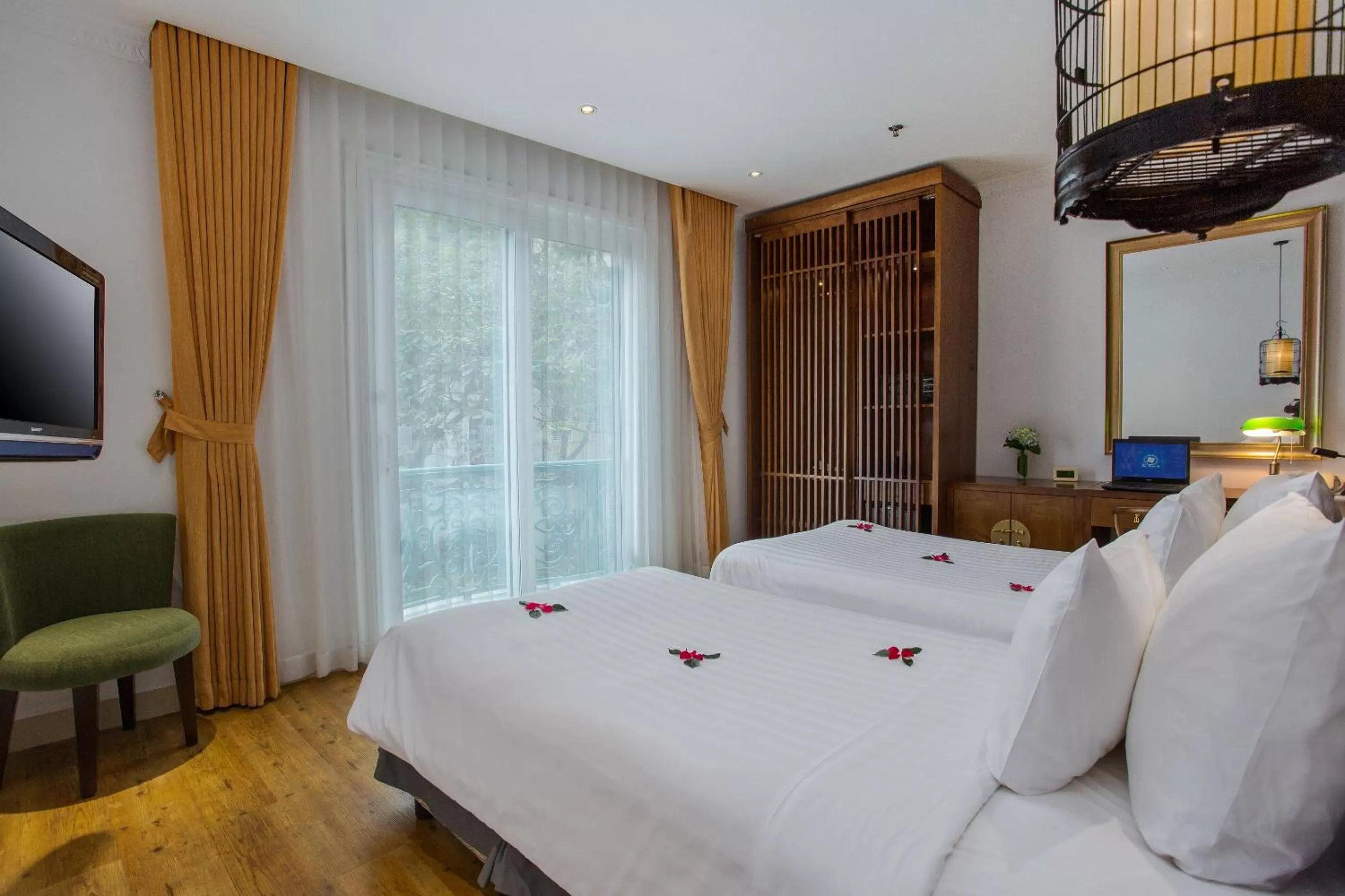 Photo of the whole room, Bed in Hanoi Media Hotel & Spa