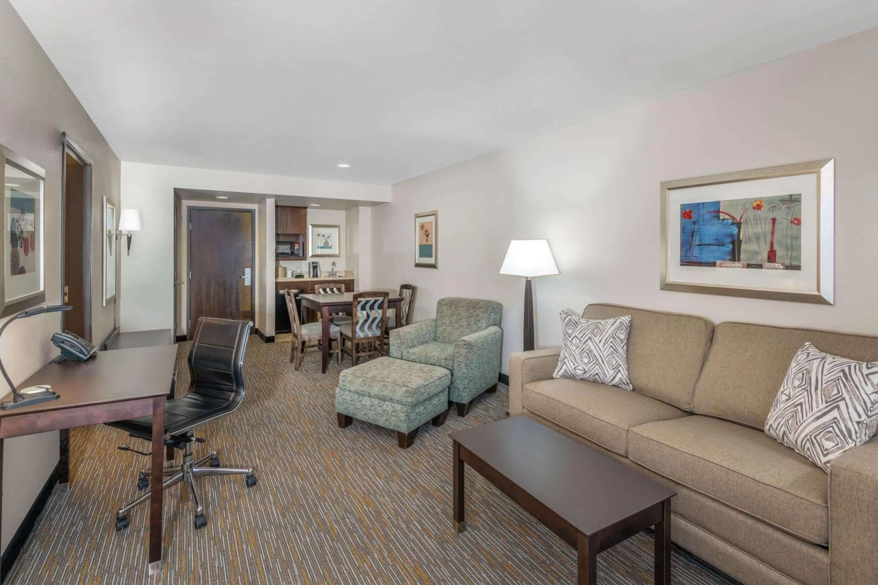 Photo of the whole room in Wingate by Wyndham - St. George