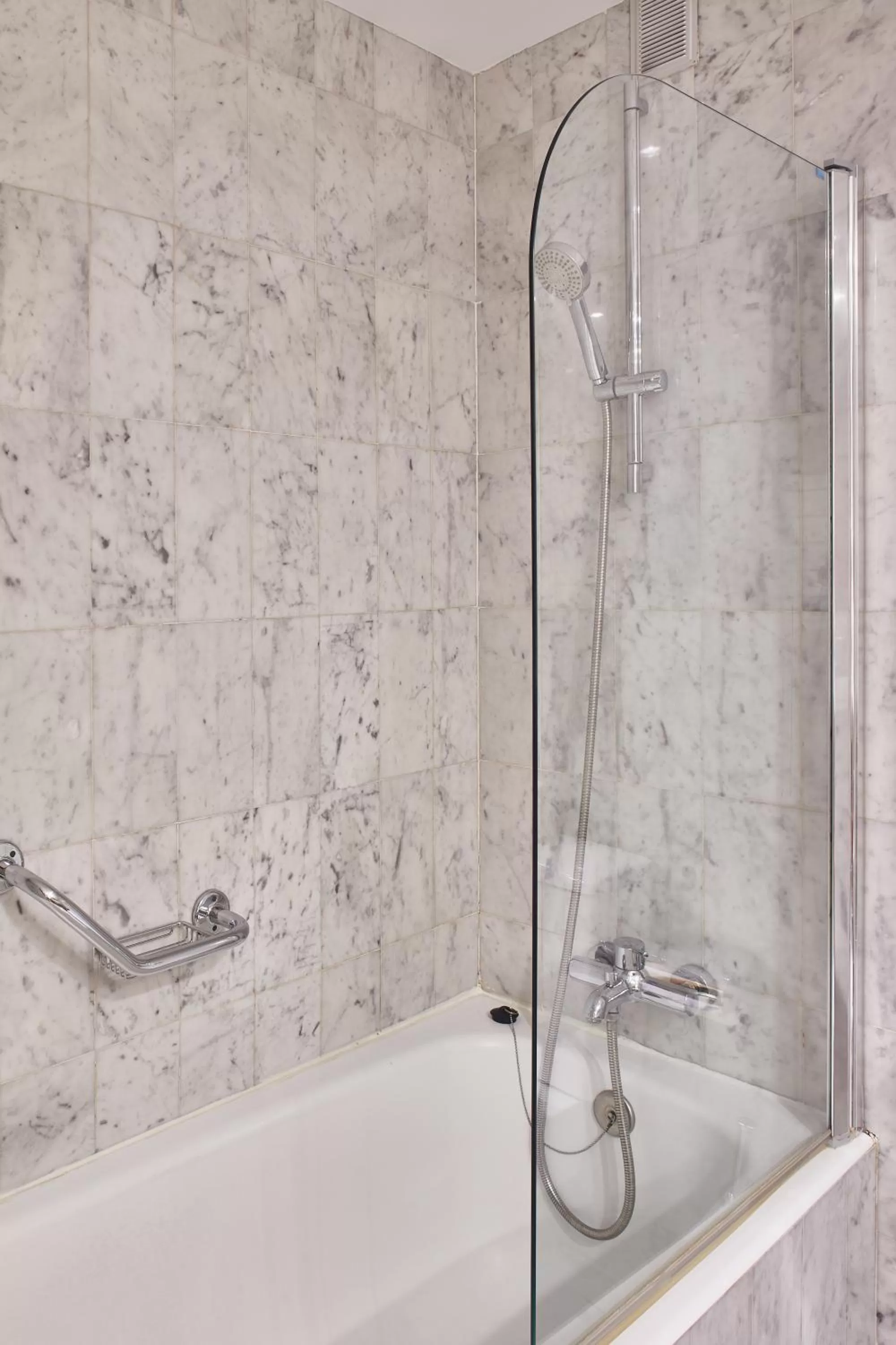 Bathroom in Hotel Silken Indautxu