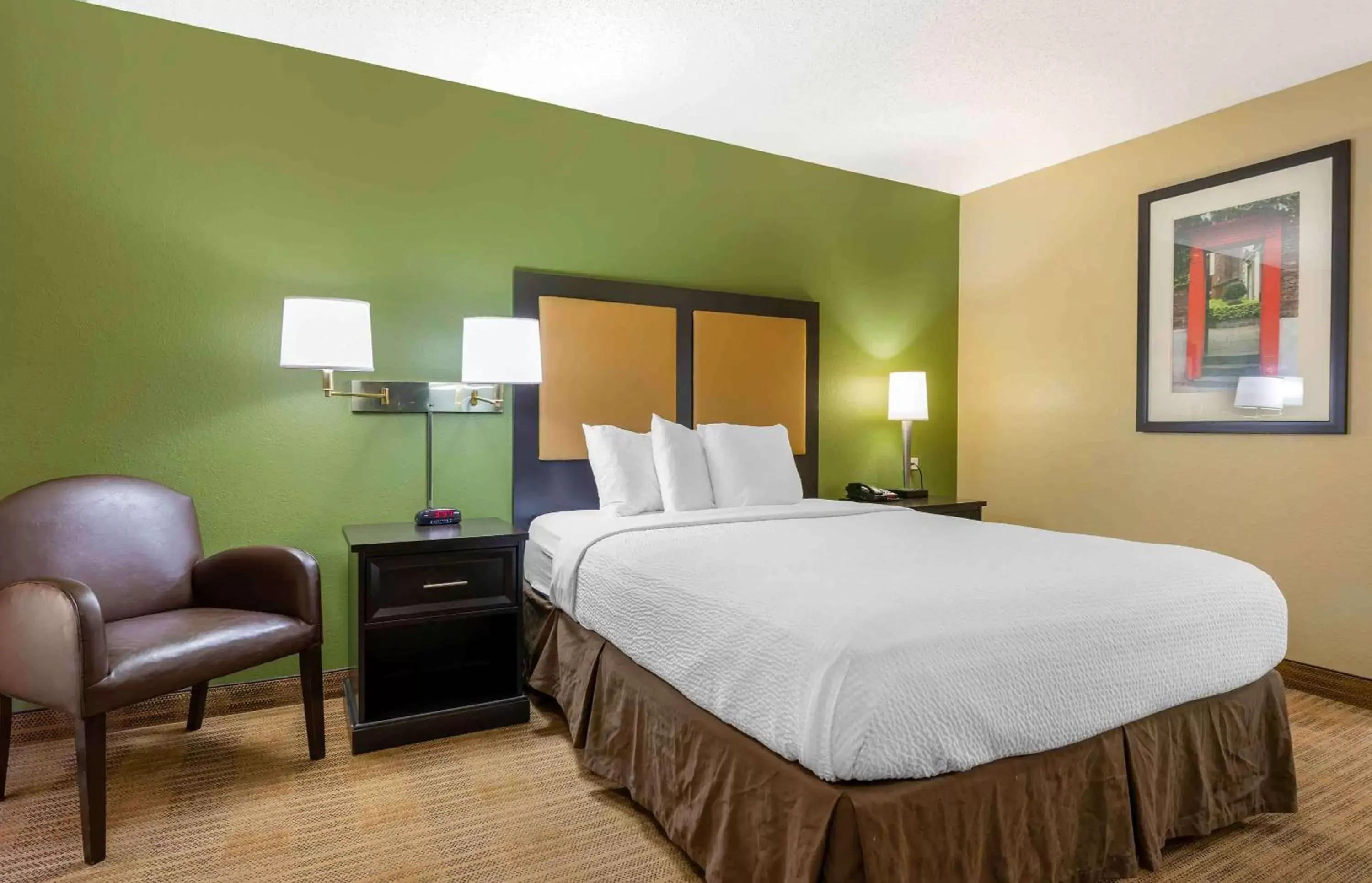 Bedroom, Bed in Extended Stay America Suites - Columbus - Worthington