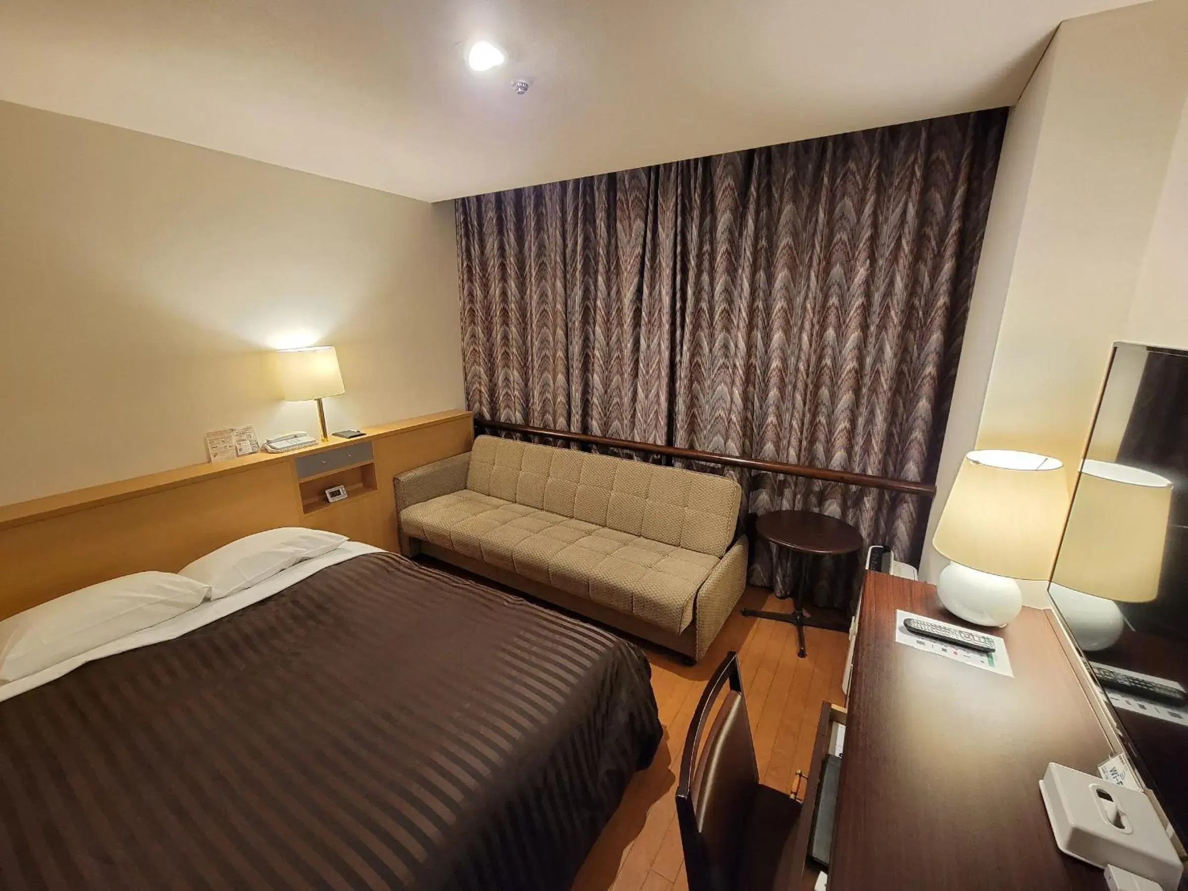 Bed in Hotel Osaka Castle