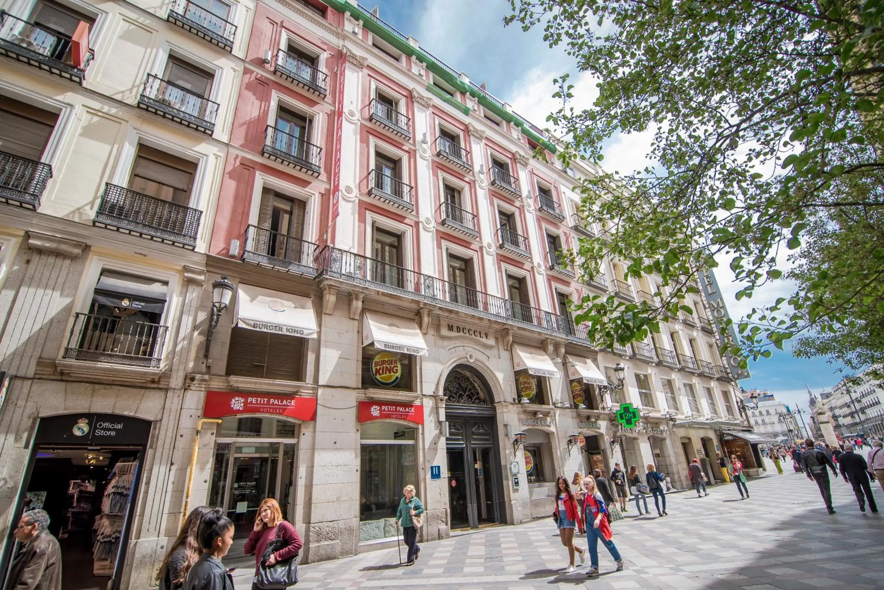 Property building in Petit Palace Puerta del Sol
